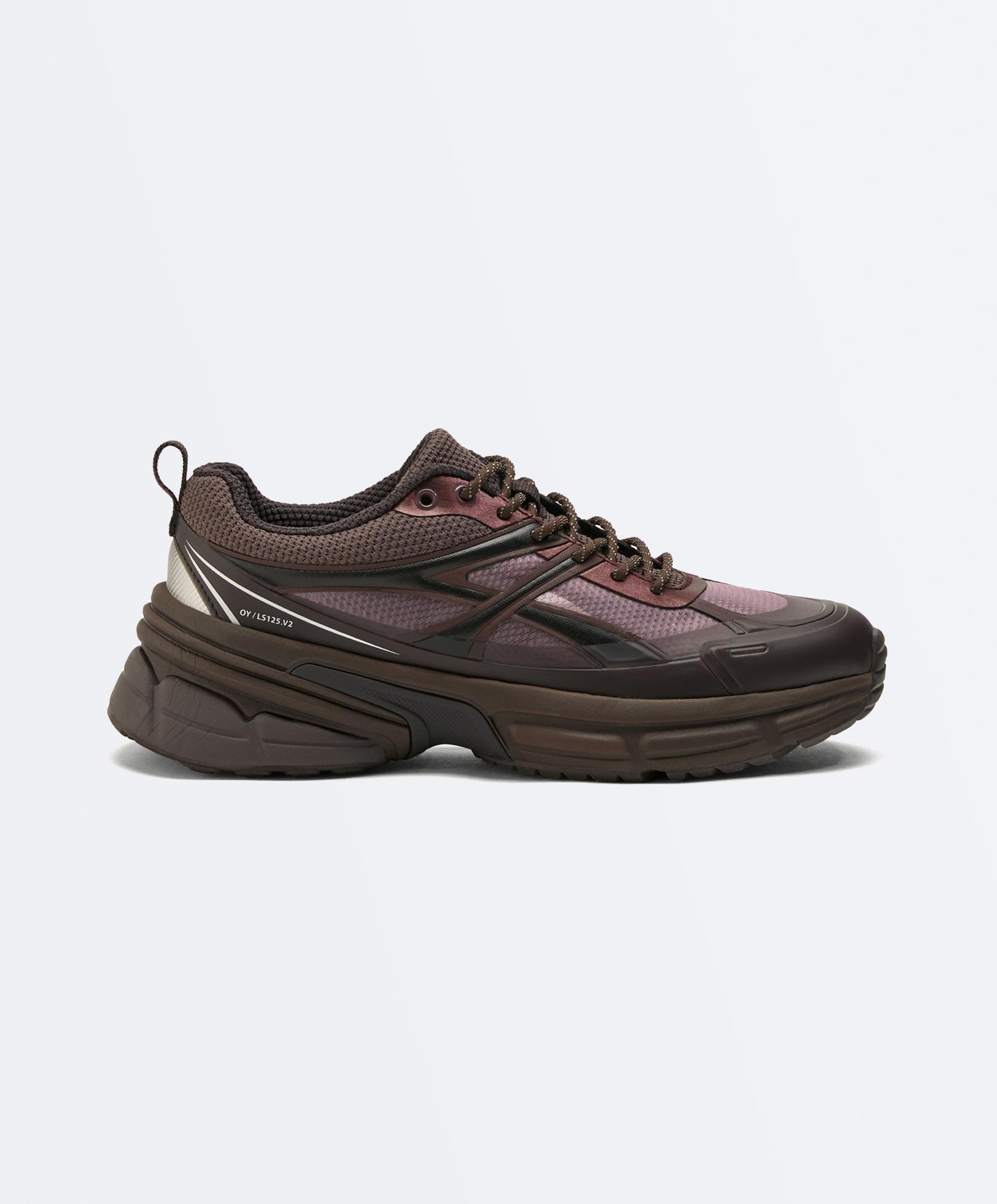 Running-style trainers — PLUM