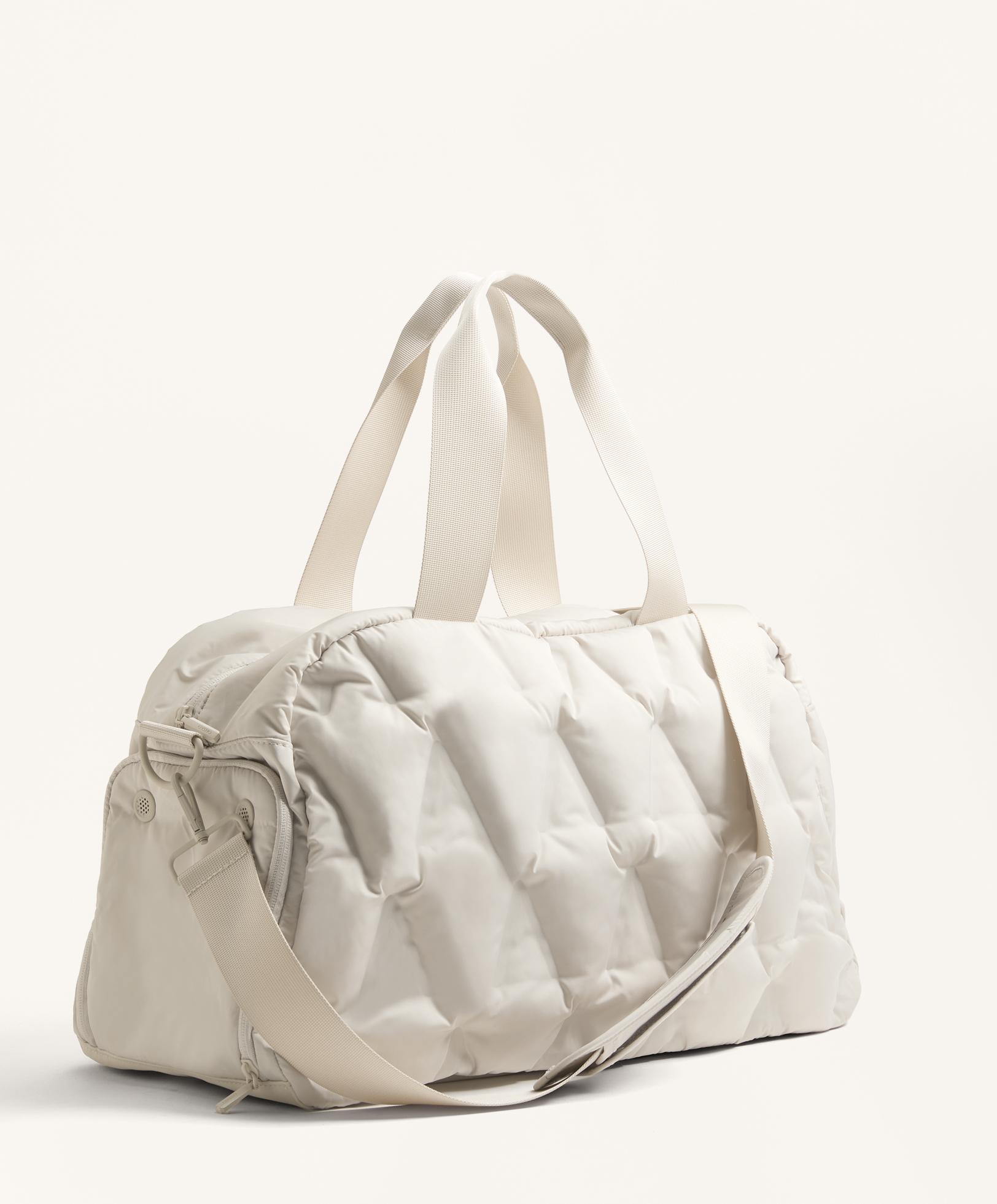 حقيبة رياضية تقنية منجدة حقيبة رياضية تقنية منجدة