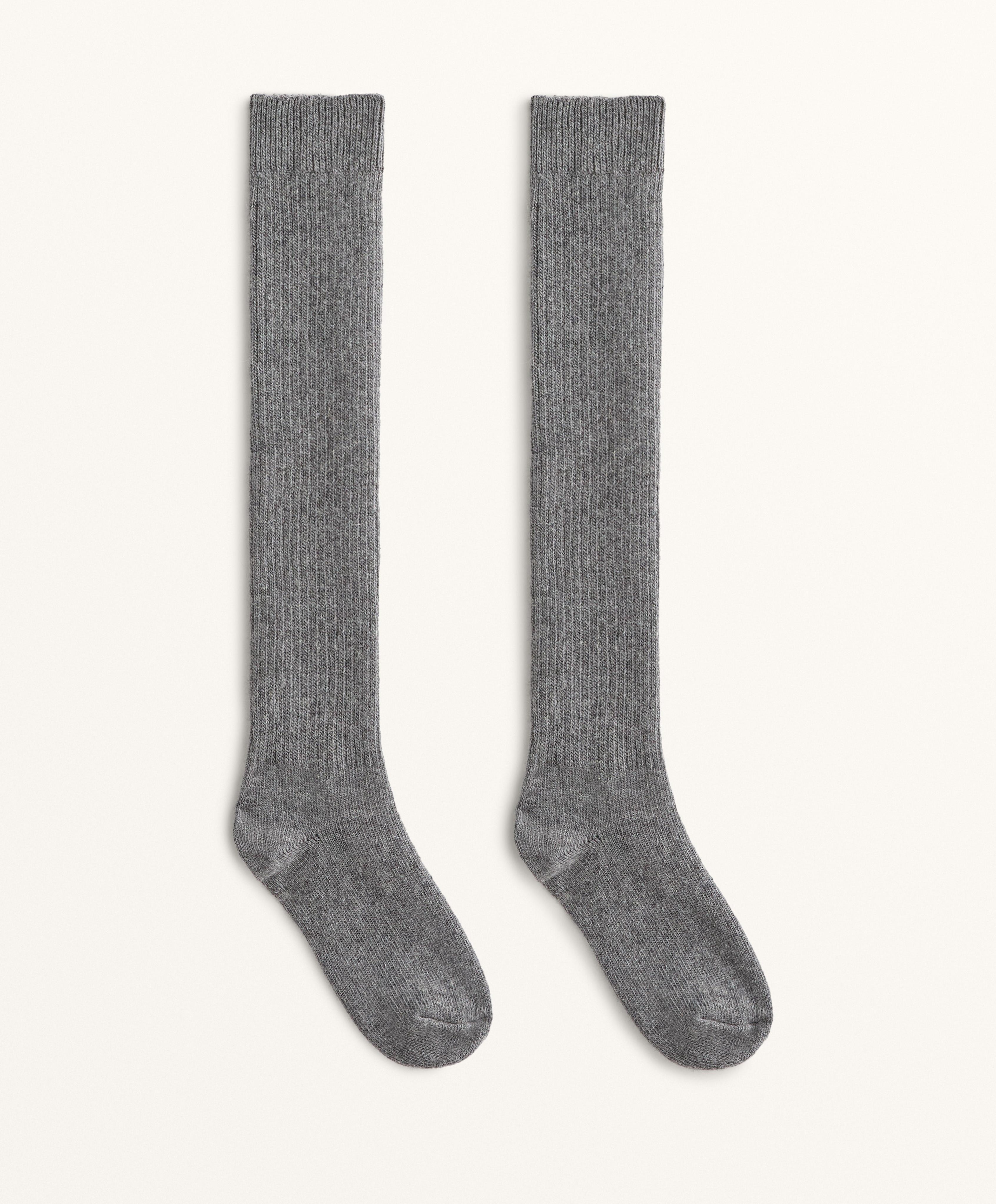 Lange Socken aus 21 % Kaschmir und 14 % Wolle Lange Socken aus 21 % Kaschmir und 14 % Wolle