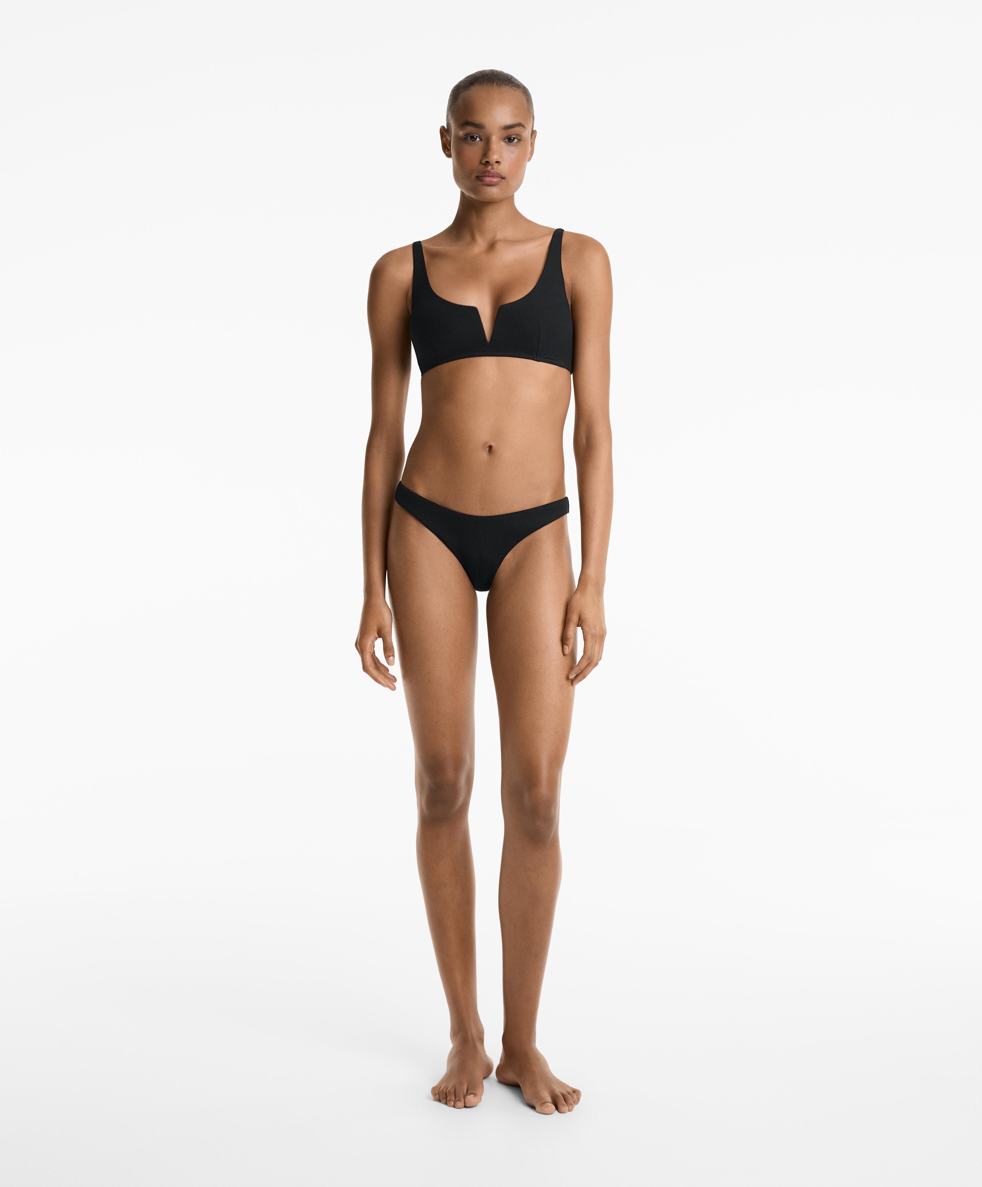 Bikini slip brésilien coupe en U piqué Bikini slip brésilien coupe en U piqué
