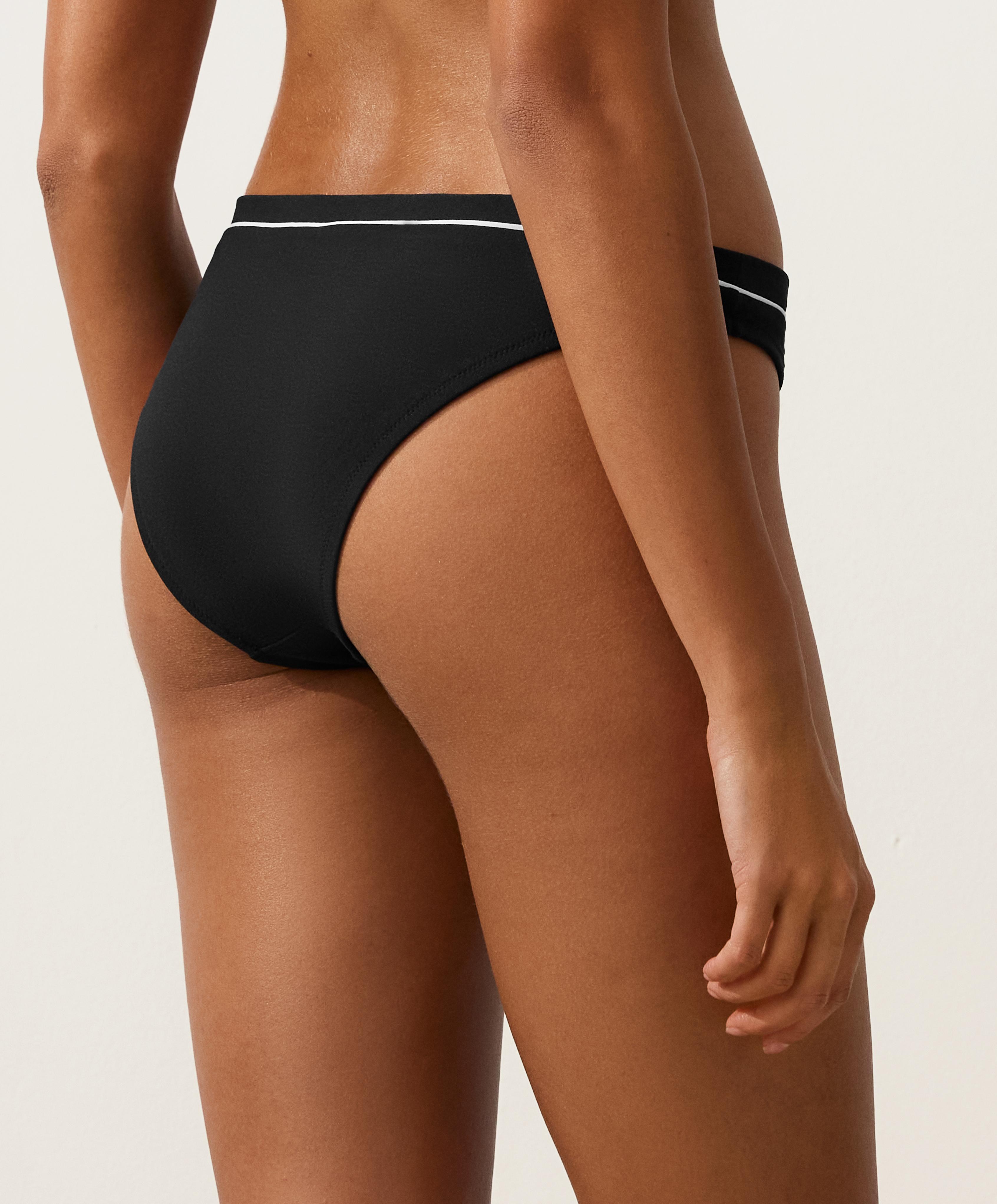 Classic bikini briefs with piping — BLACK