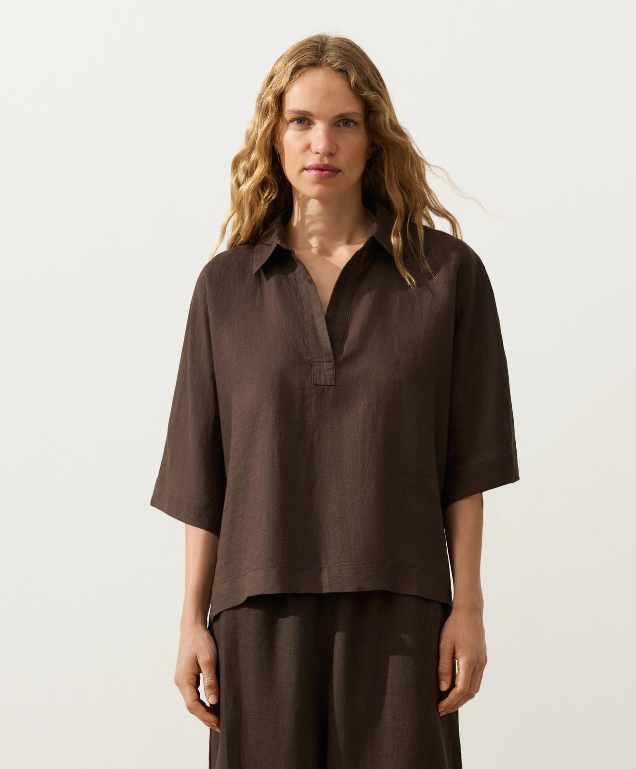 Oversize short-sleeve 100% linen polo shirt — DARK BROWN