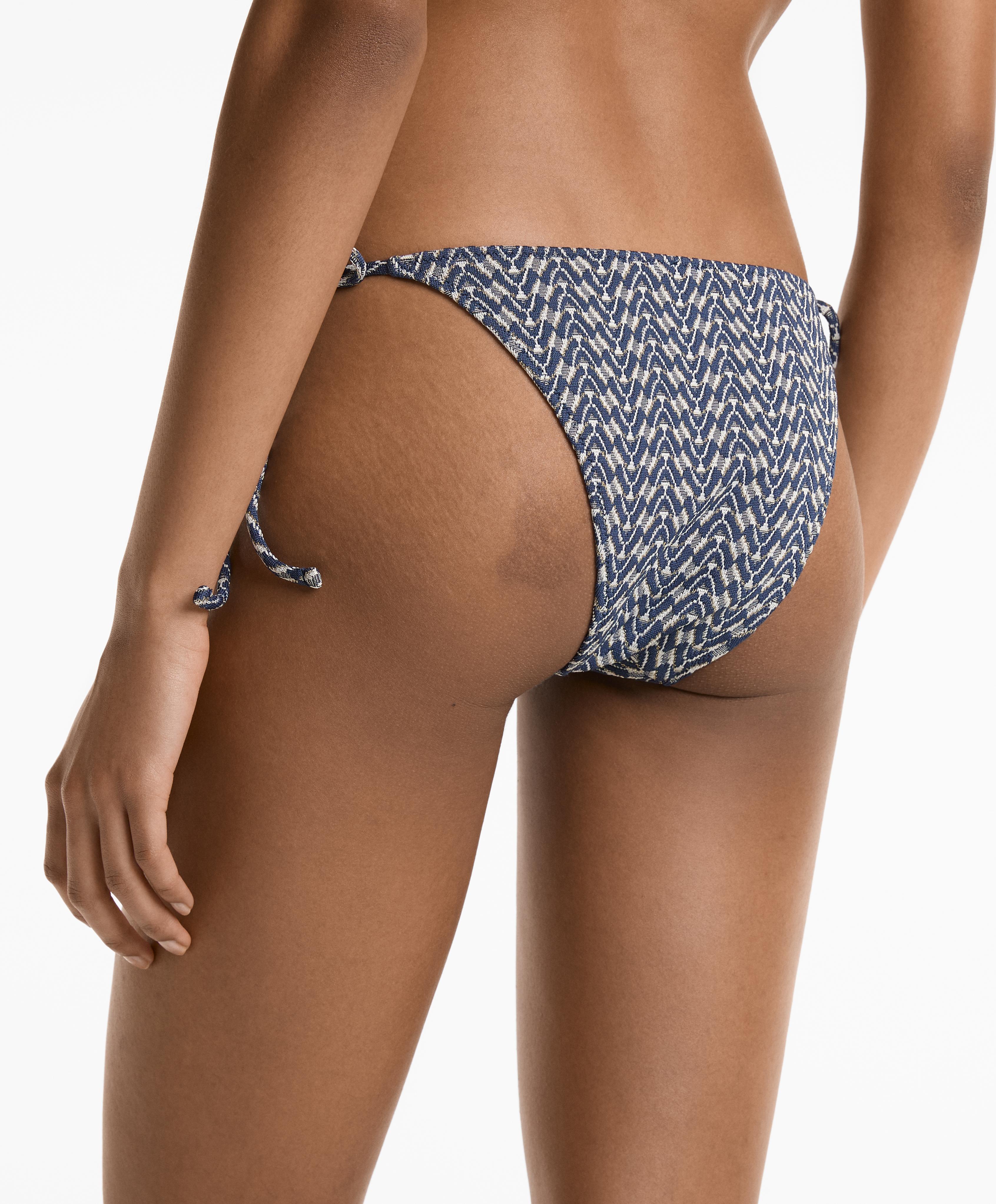 Bas de bikini à couvrance moyenne avec liens en jacquard Bas de bikini à couvrance moyenne avec liens en jacquard