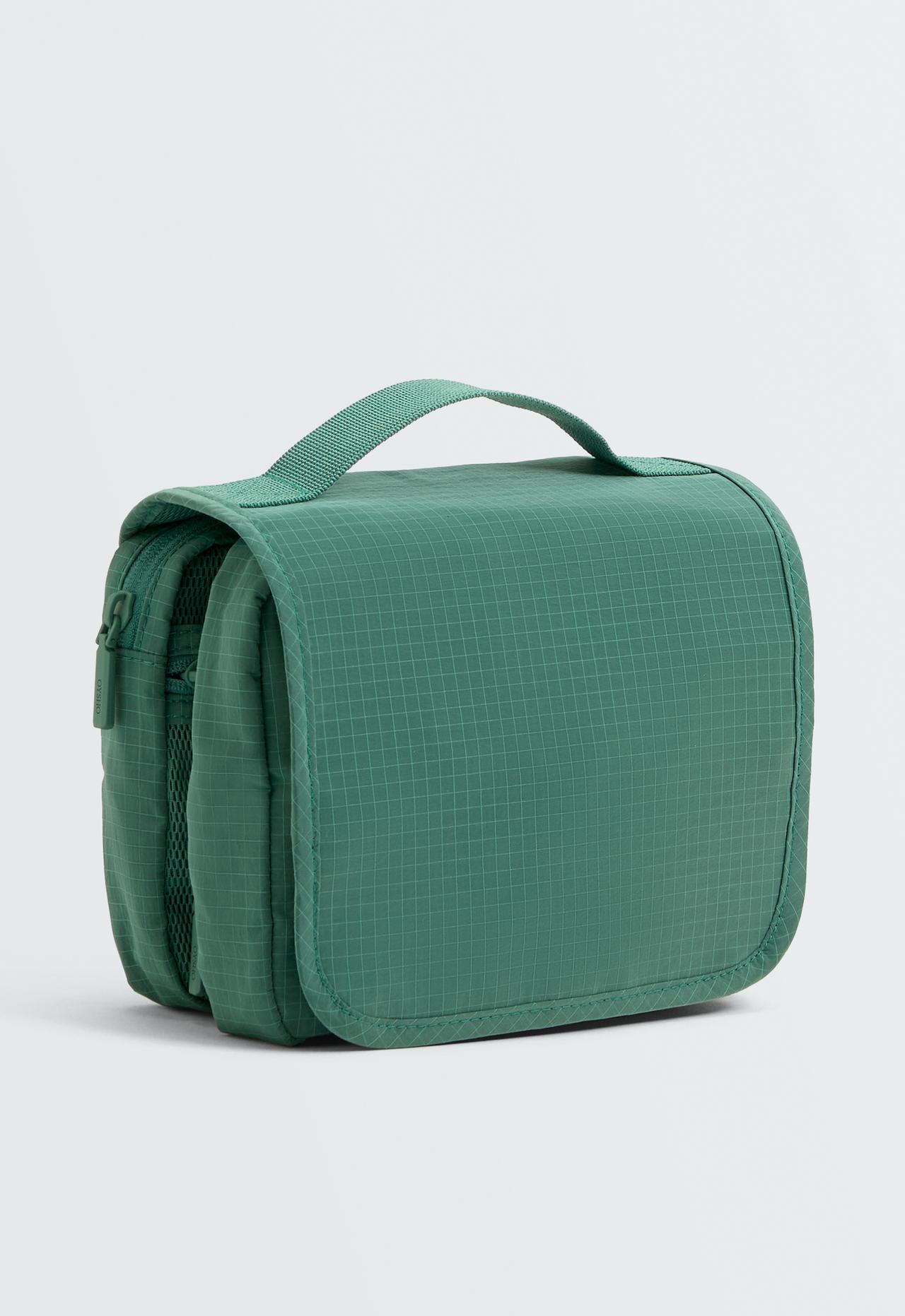 Hanging wash bag — GREEN