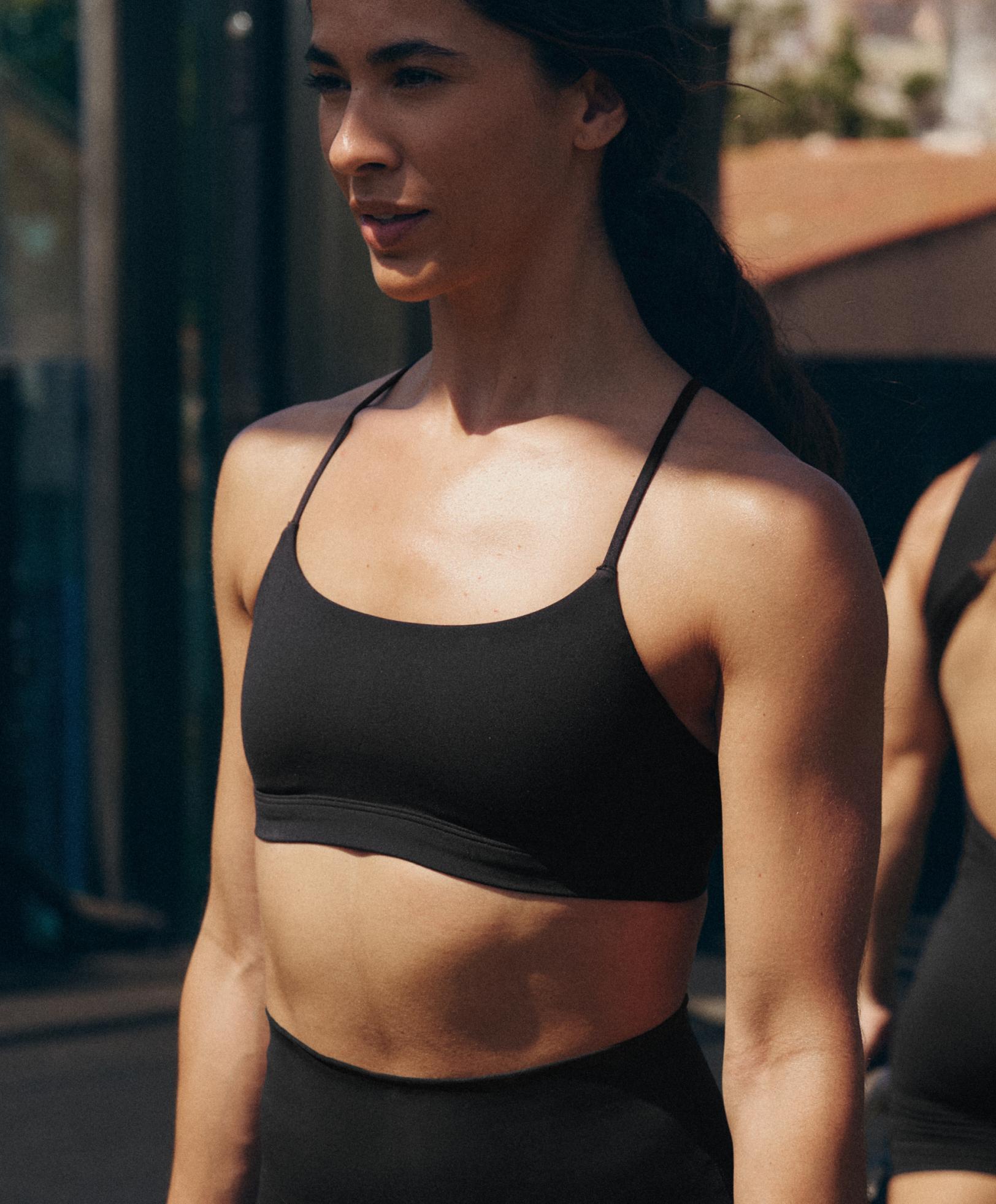 Low-support Comfortlux sports bra with straps — BLACK