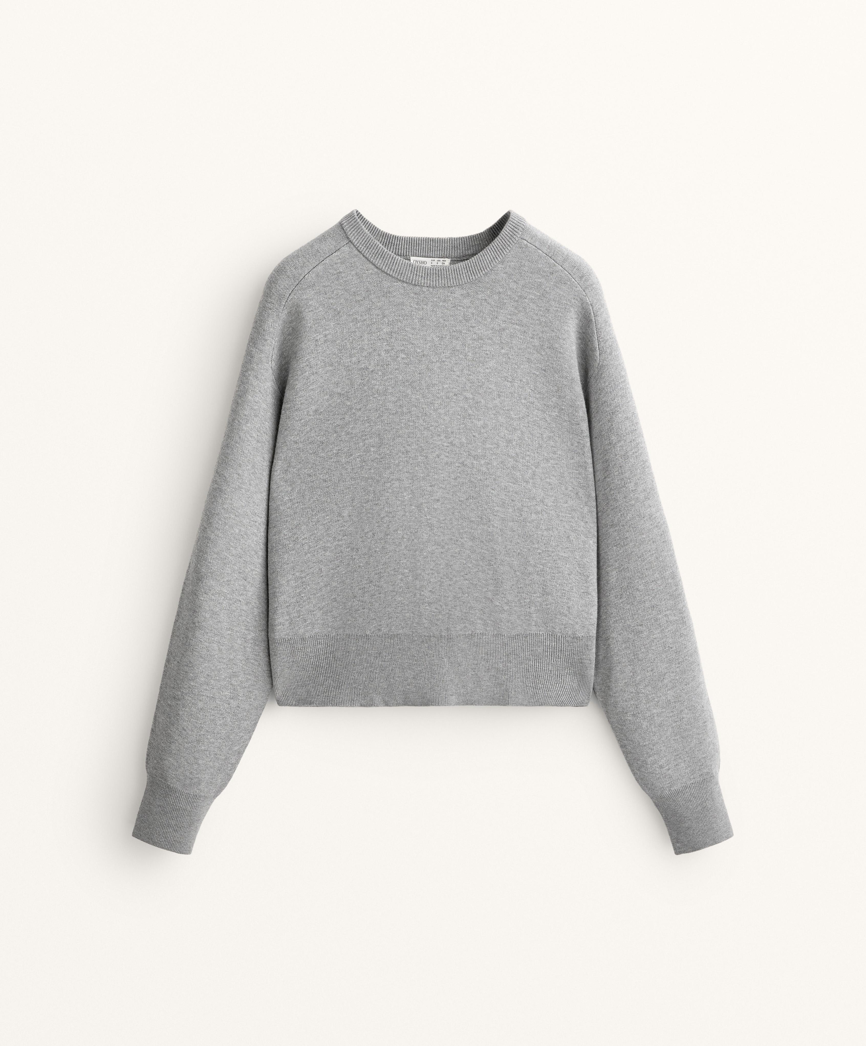 Round neck knit jumper with rib details