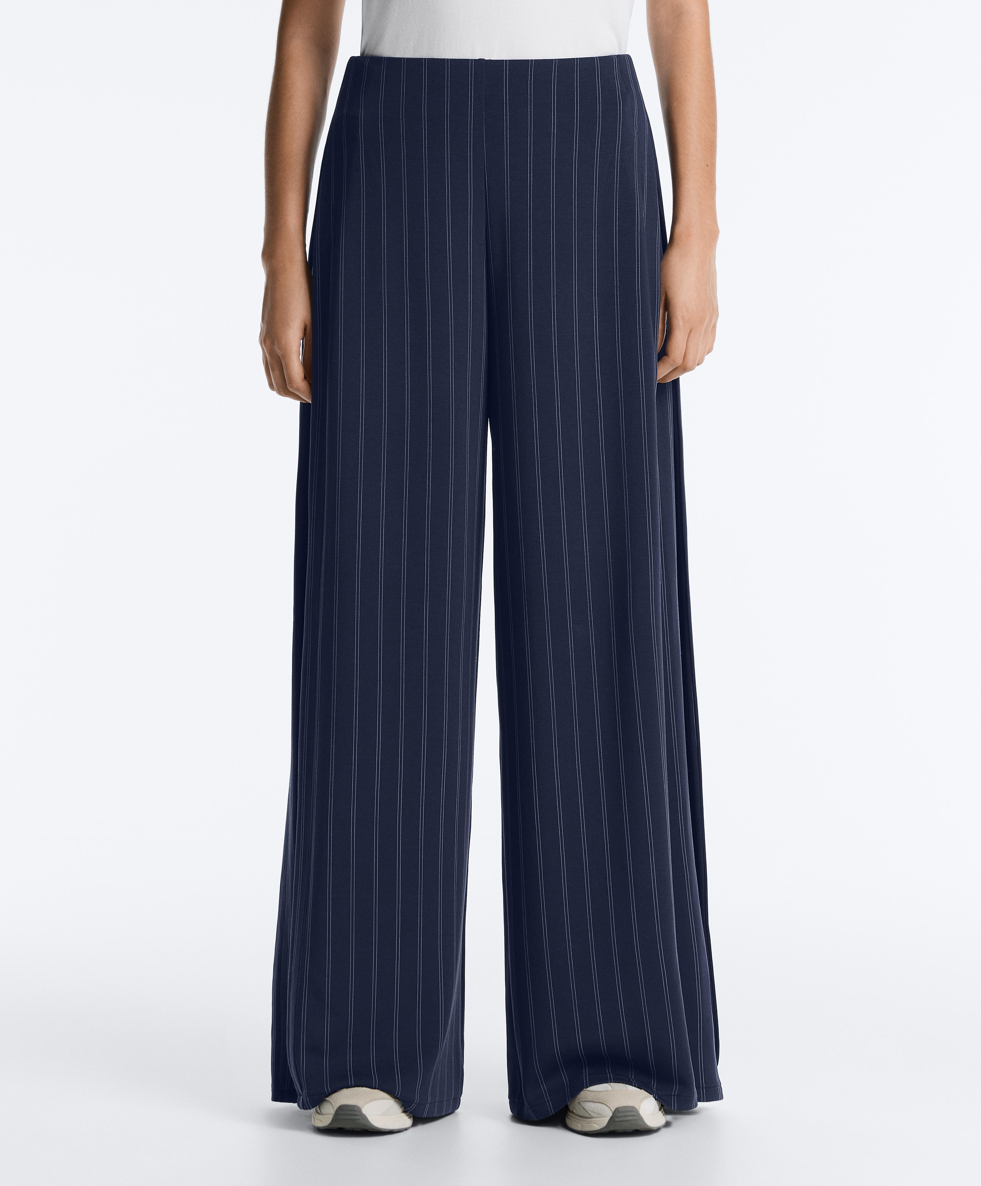 Pantalón ancho pliegue lateral con modal tacto suave