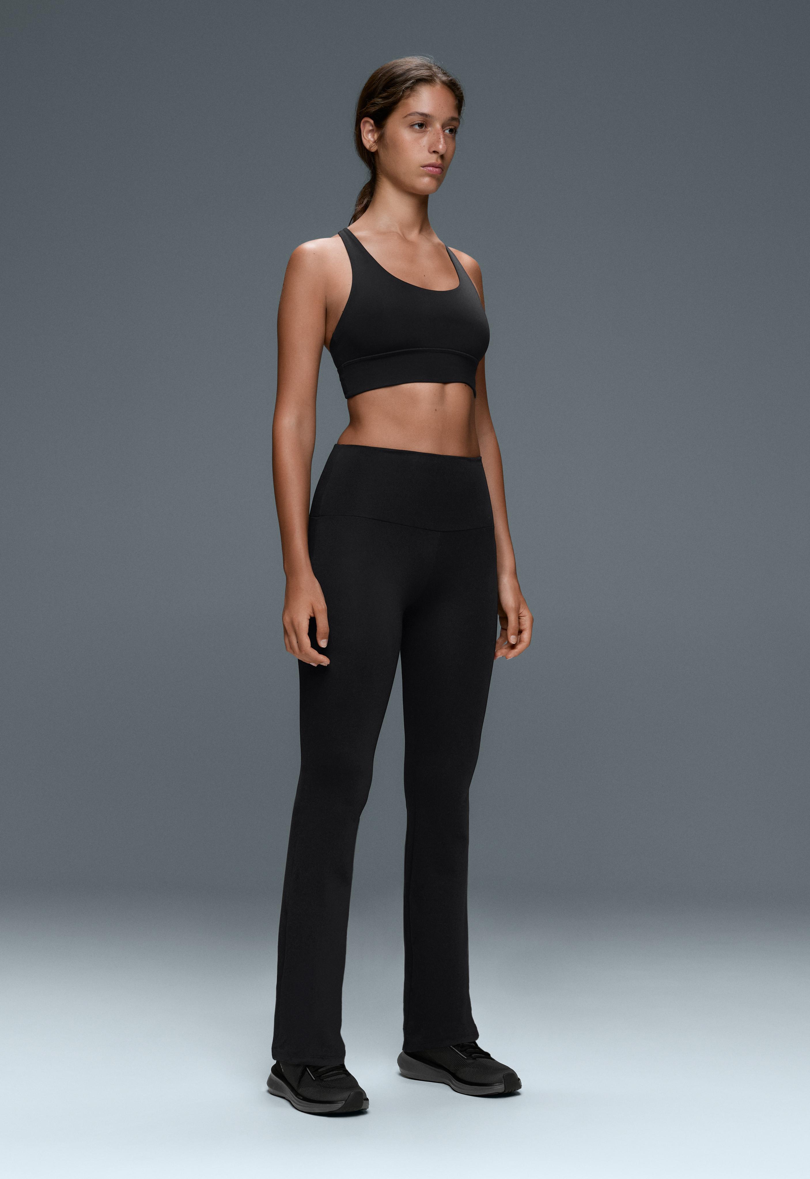 Black Comfortlux high-rise flare total look and bra