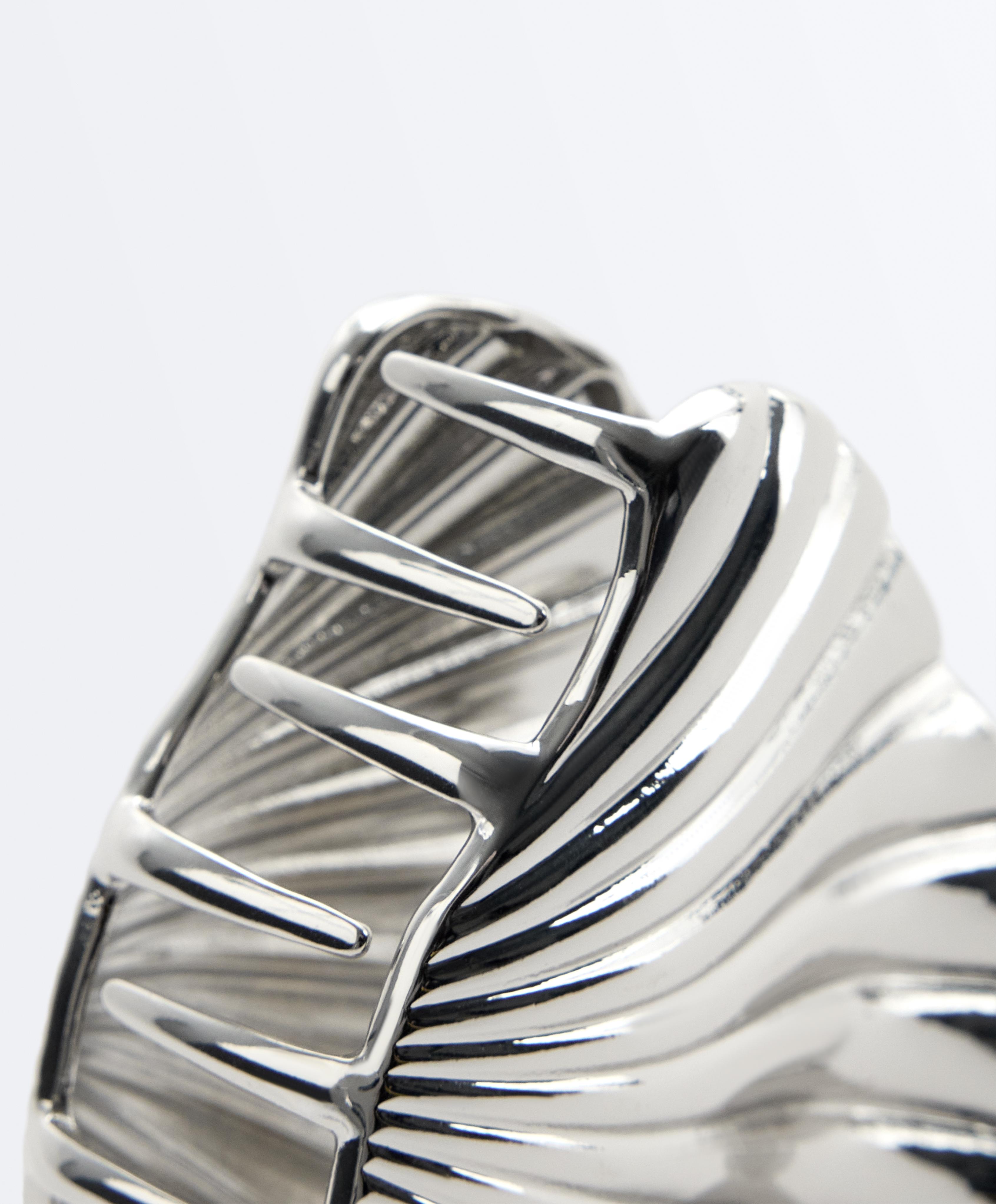 Shell metallic hair clip — SILVER