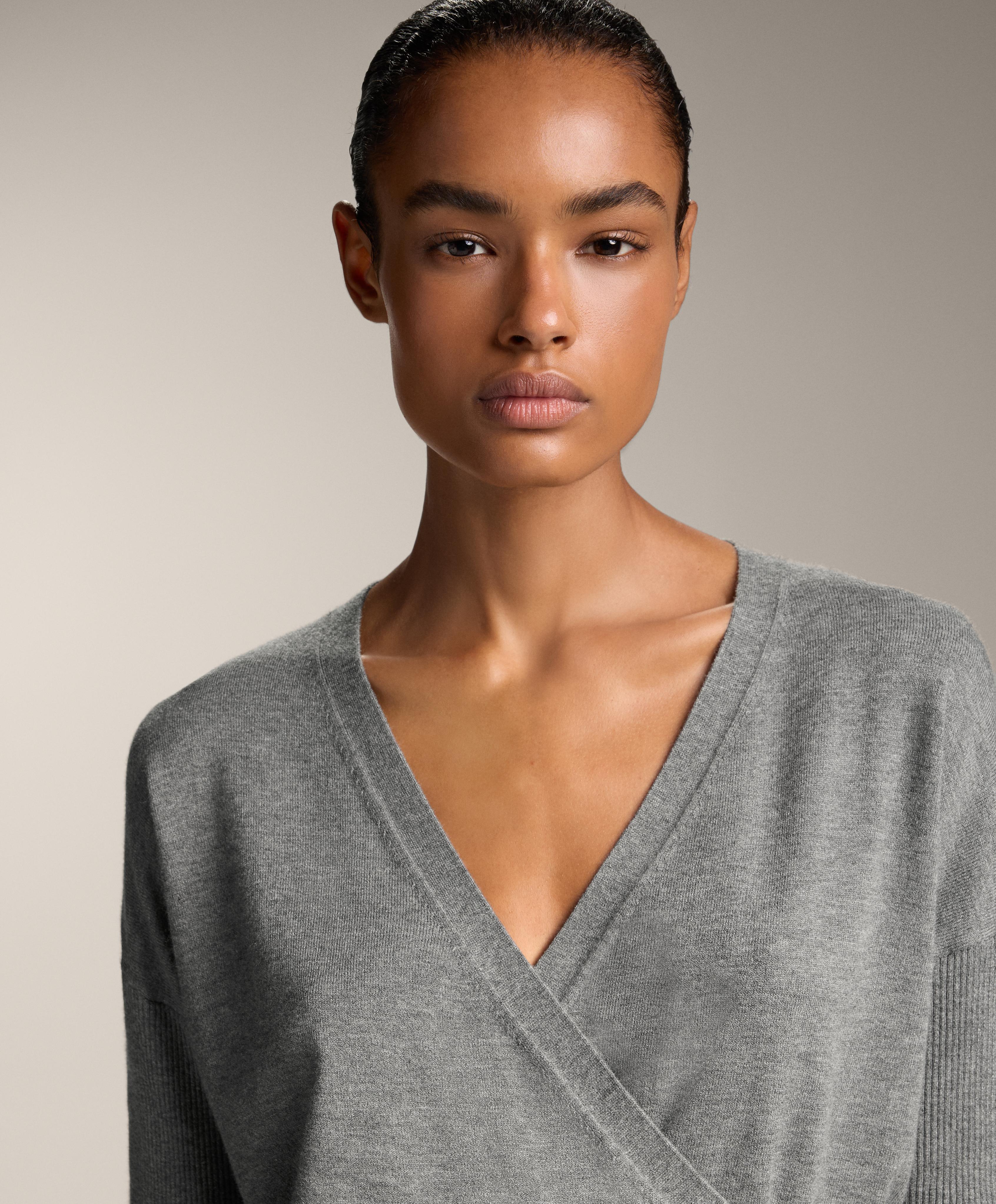 Pull en maille croisé manches rib