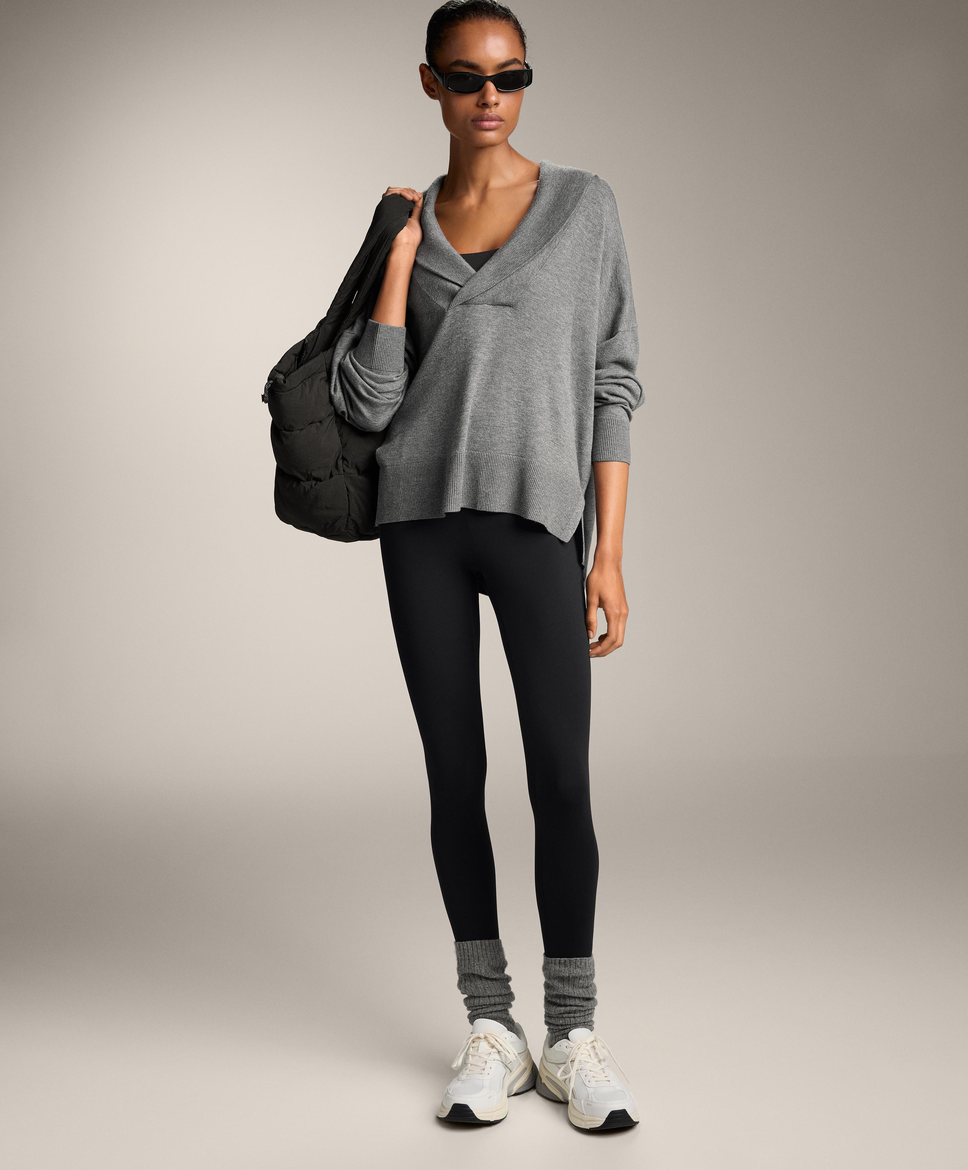 V-neck jumper with lapel