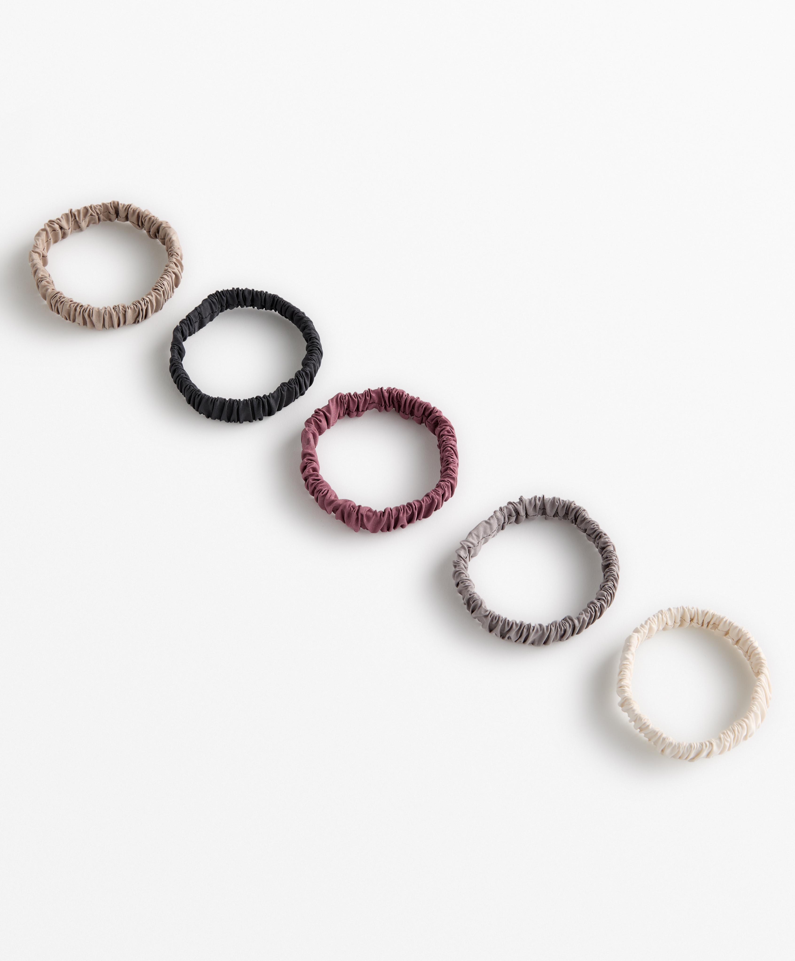 5 hair ties