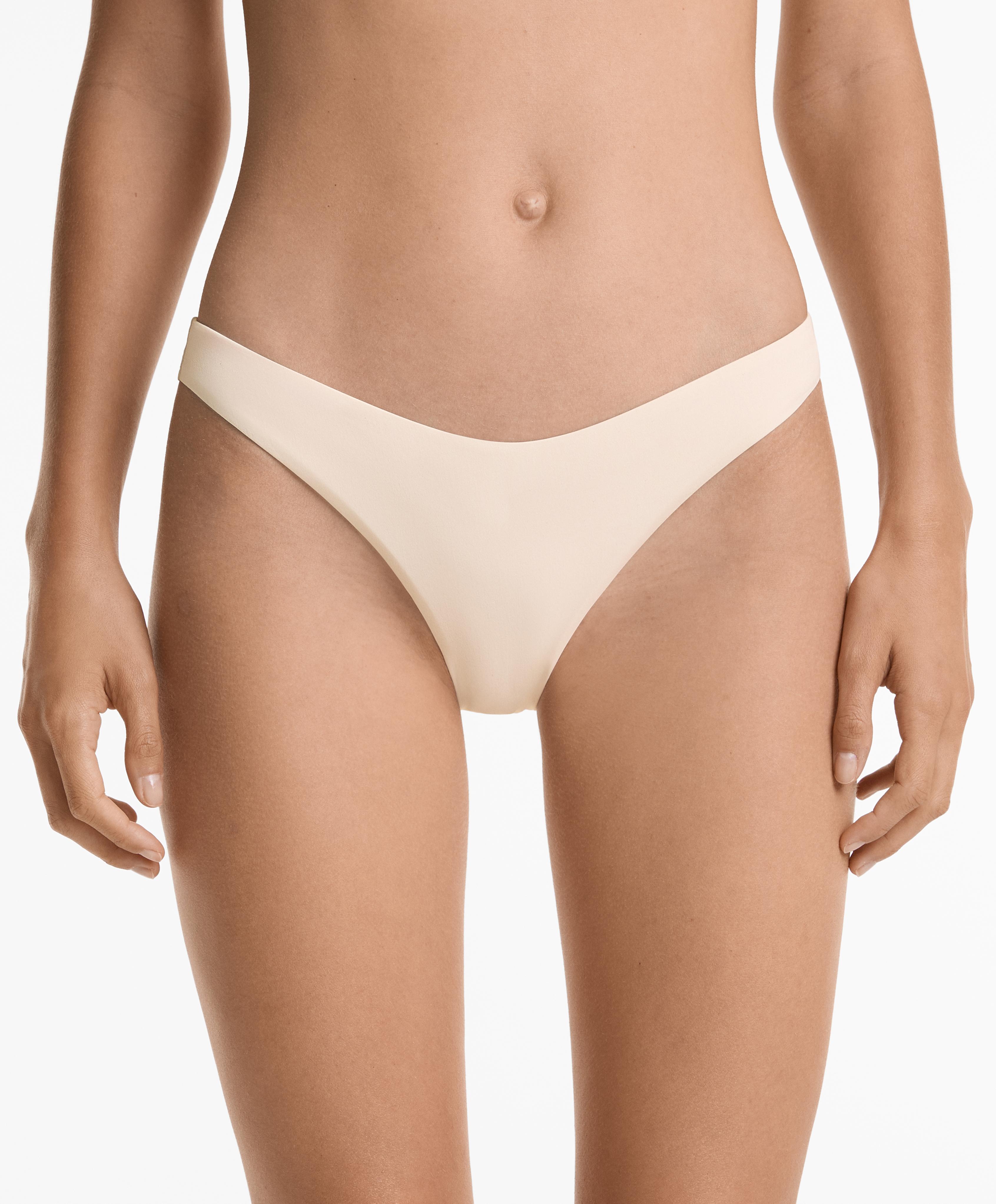 U-cut medium-coverage bikini briefs