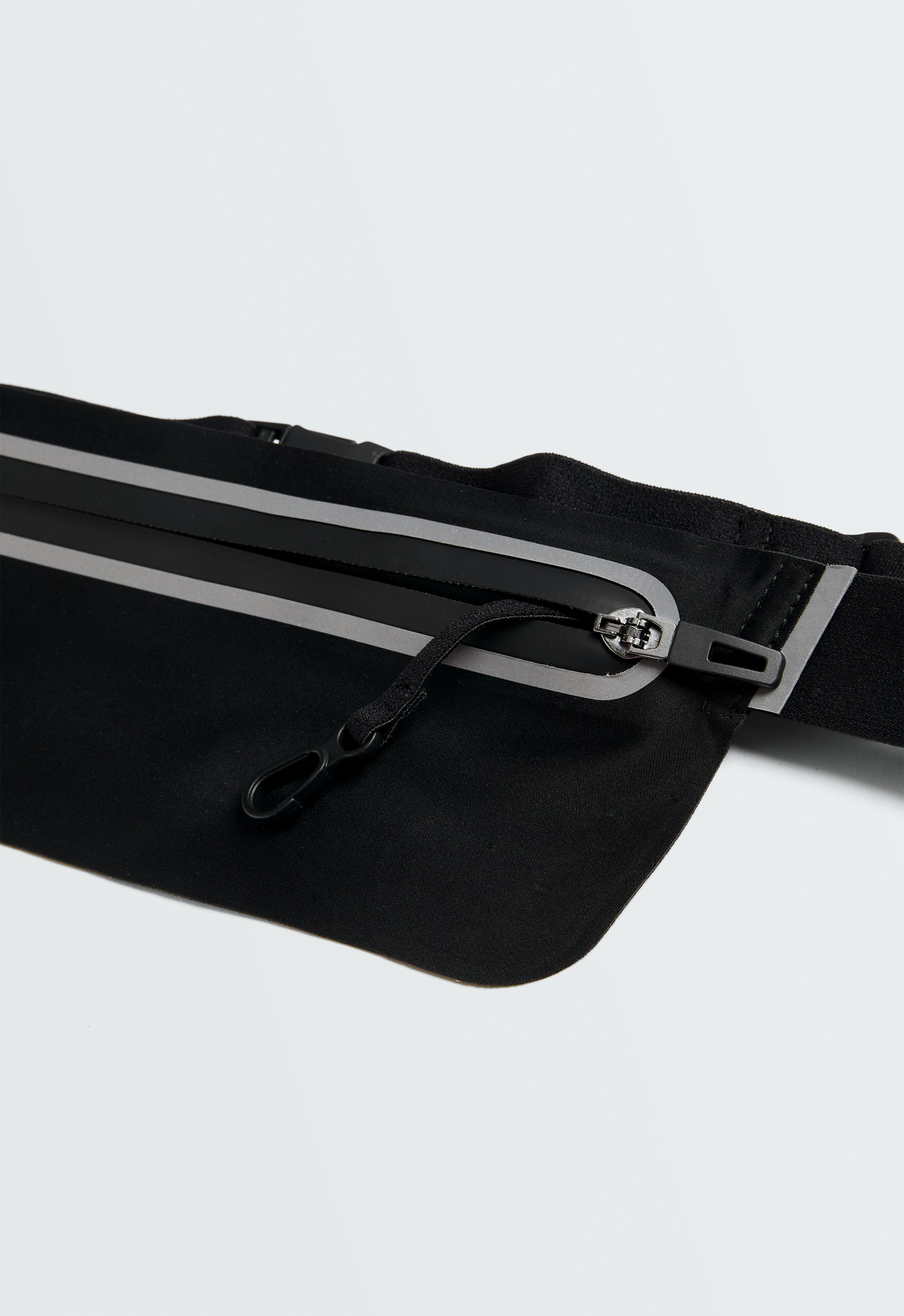 Adjustable running belt bag