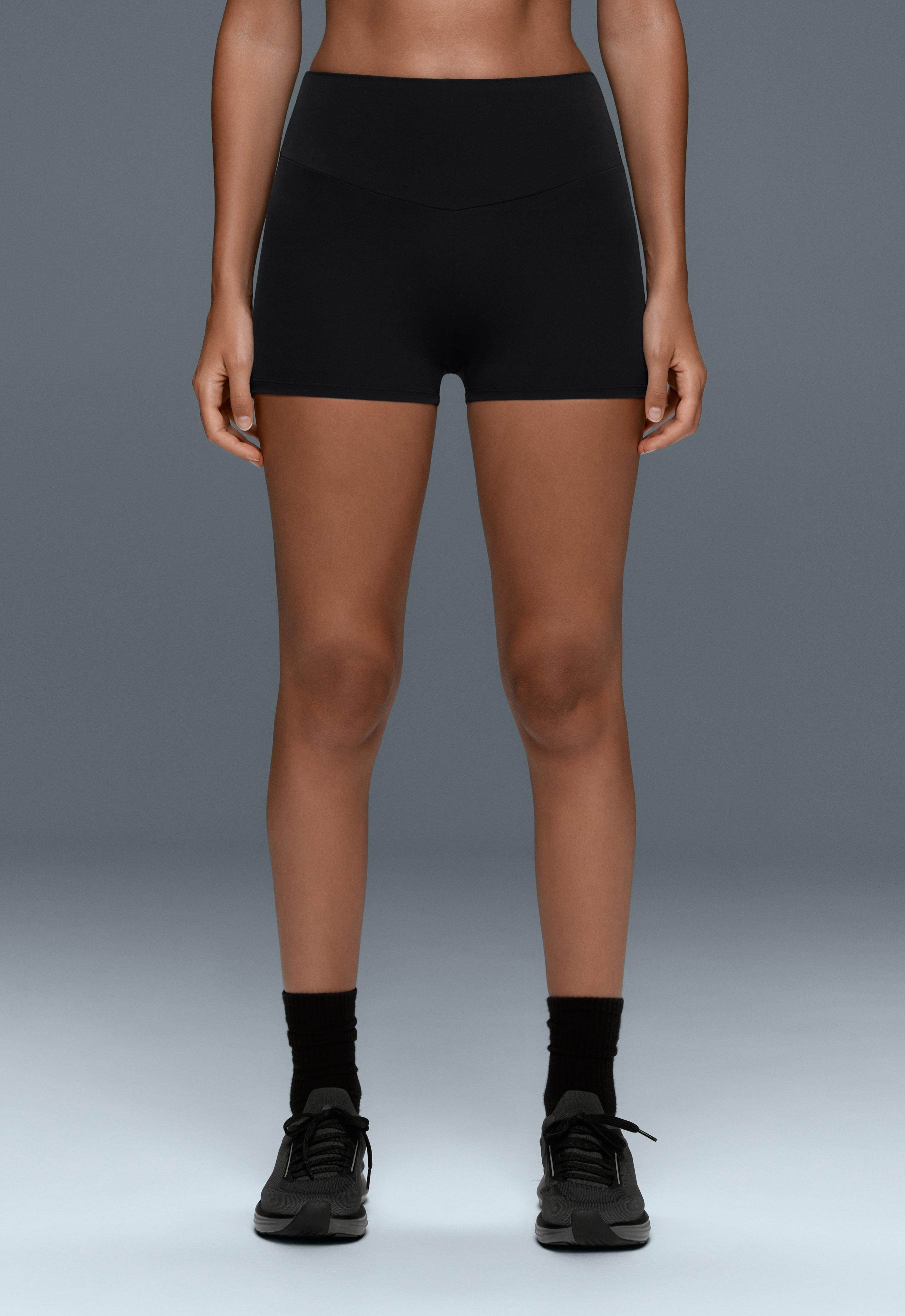 Comfortlux high-rise 5cm hot pants — BLACK