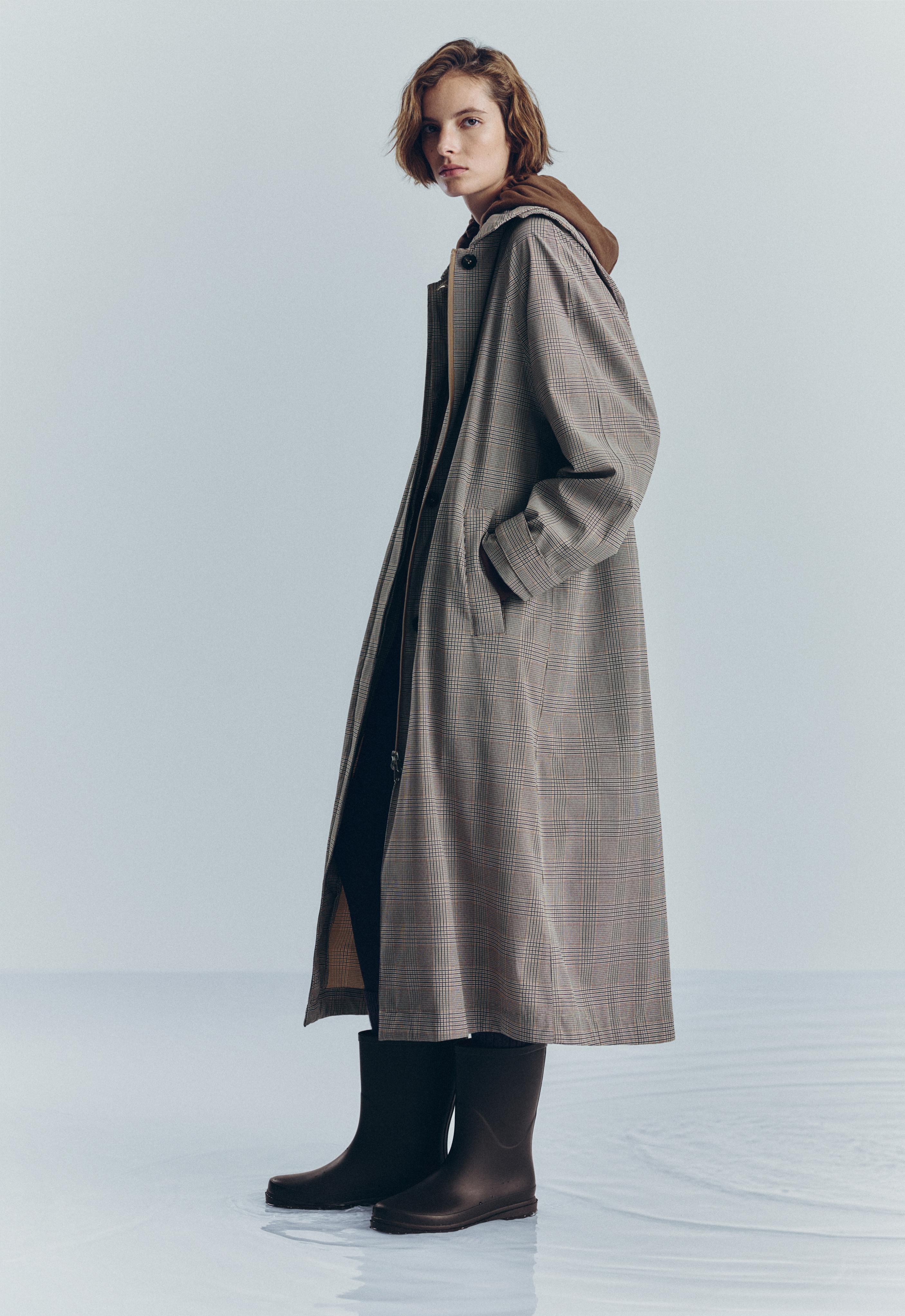 Check extra lightweight 10k waterproof long jacket