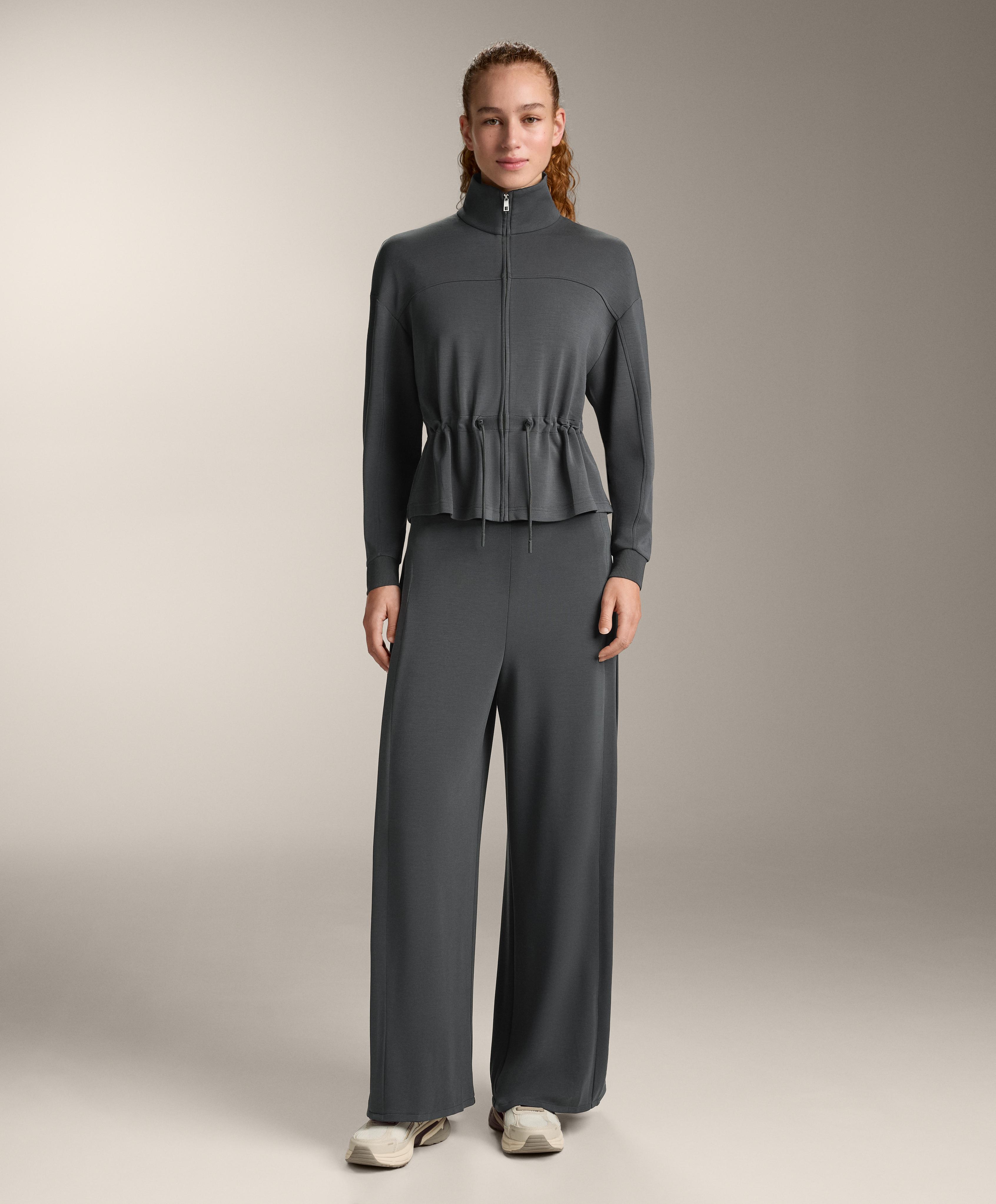 Weiter Total look mit seitlicher Falte aus Modal mit weichem Griff in Asphaltgrau