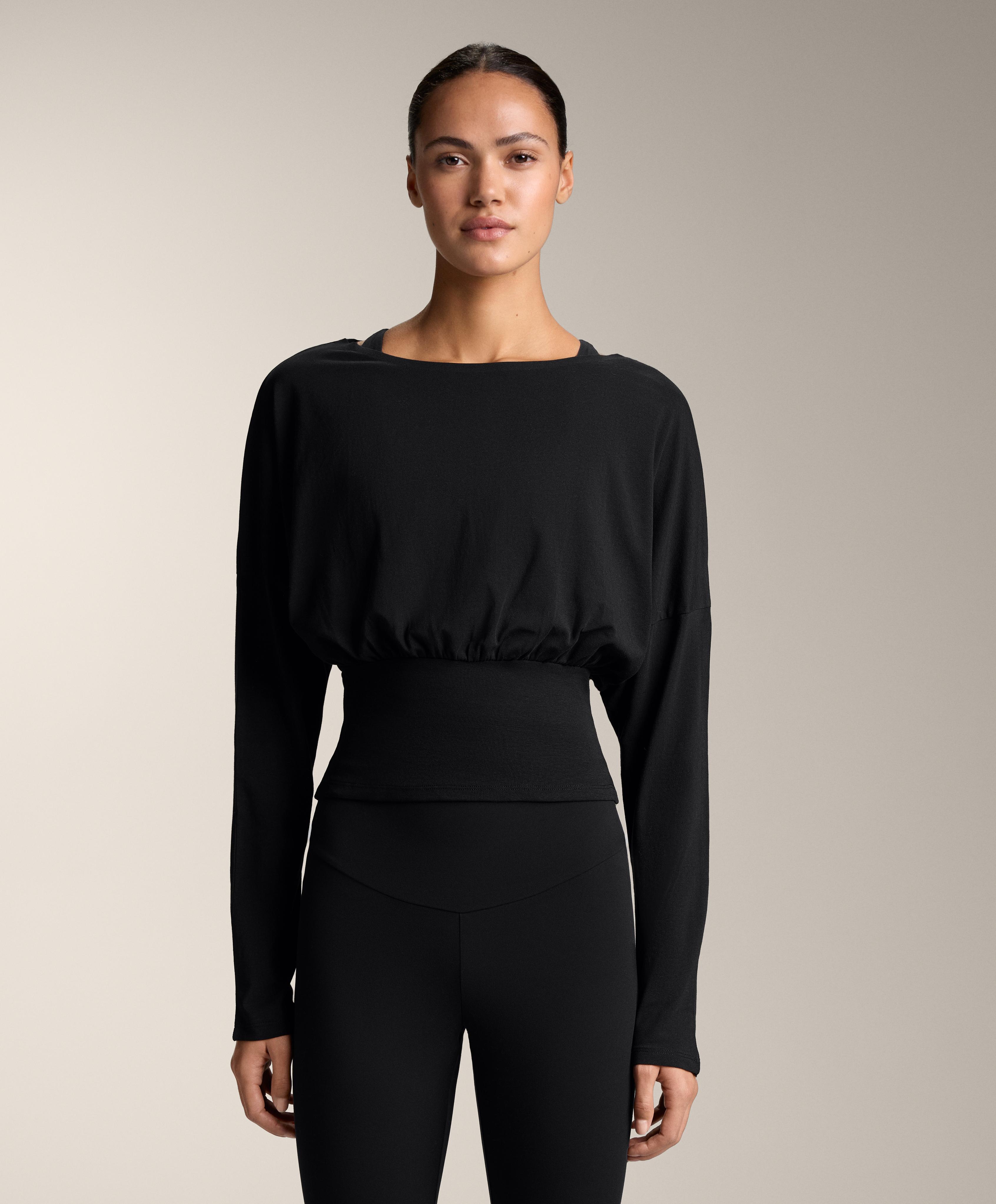 T-shirt med tætsiddende talje i bomuldsblanding T-shirt med tætsiddende talje i bomuldsblanding