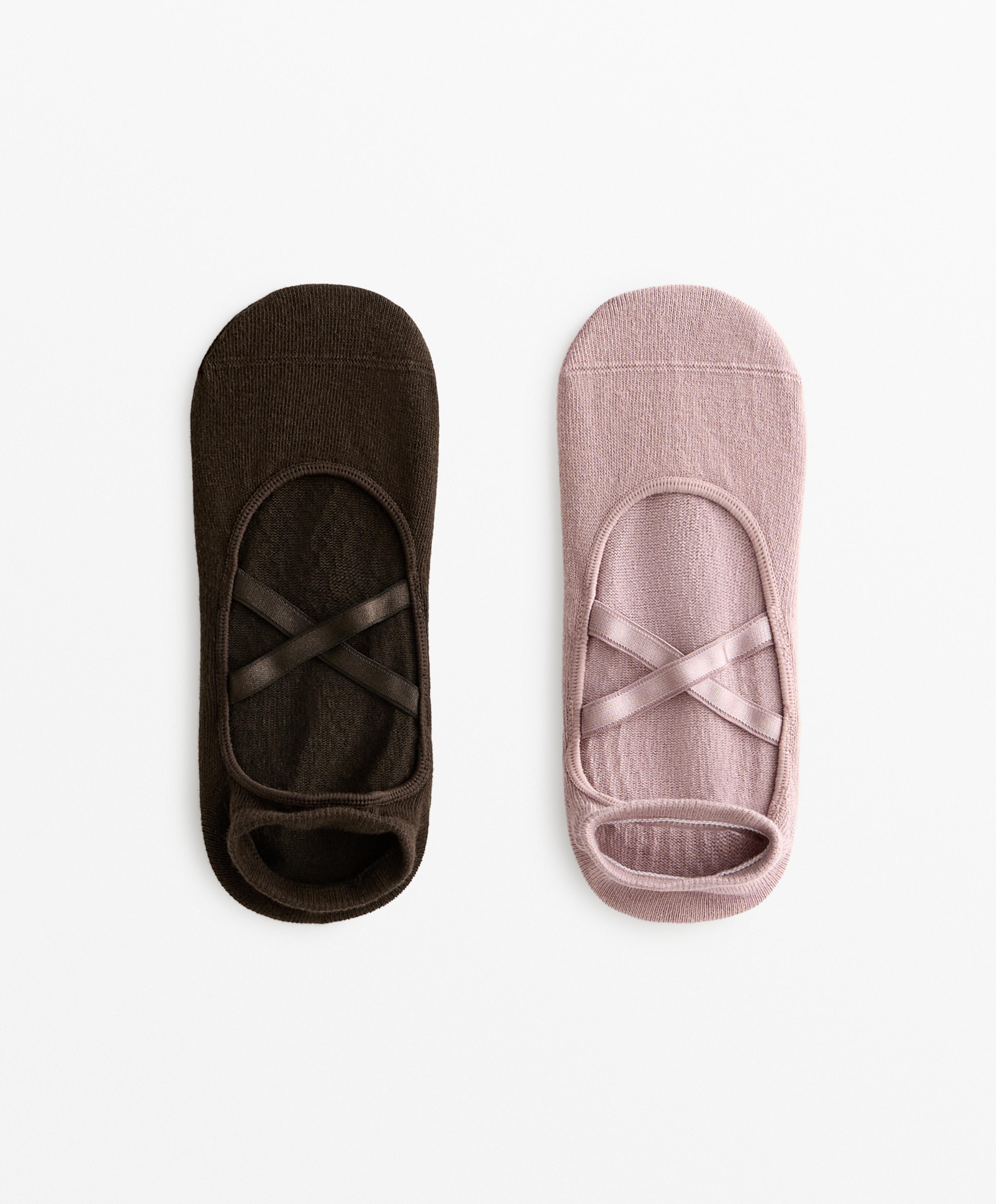 2 pairs of cotton-blend yoga and pilates socks with crossed straps 2 pairs of cotton-blend yoga and pilates socks with crossed straps