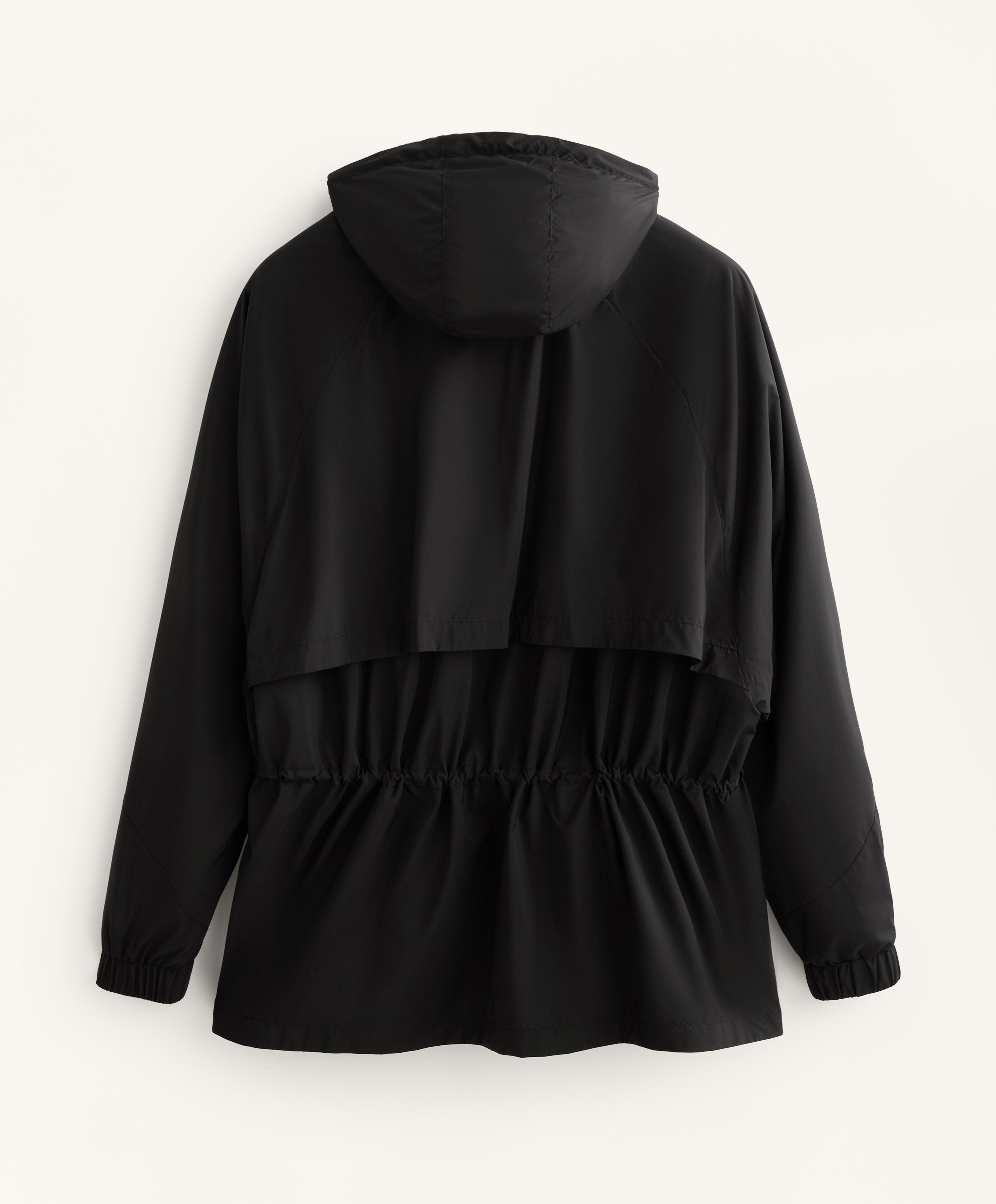 Long water-repellent windbreaker