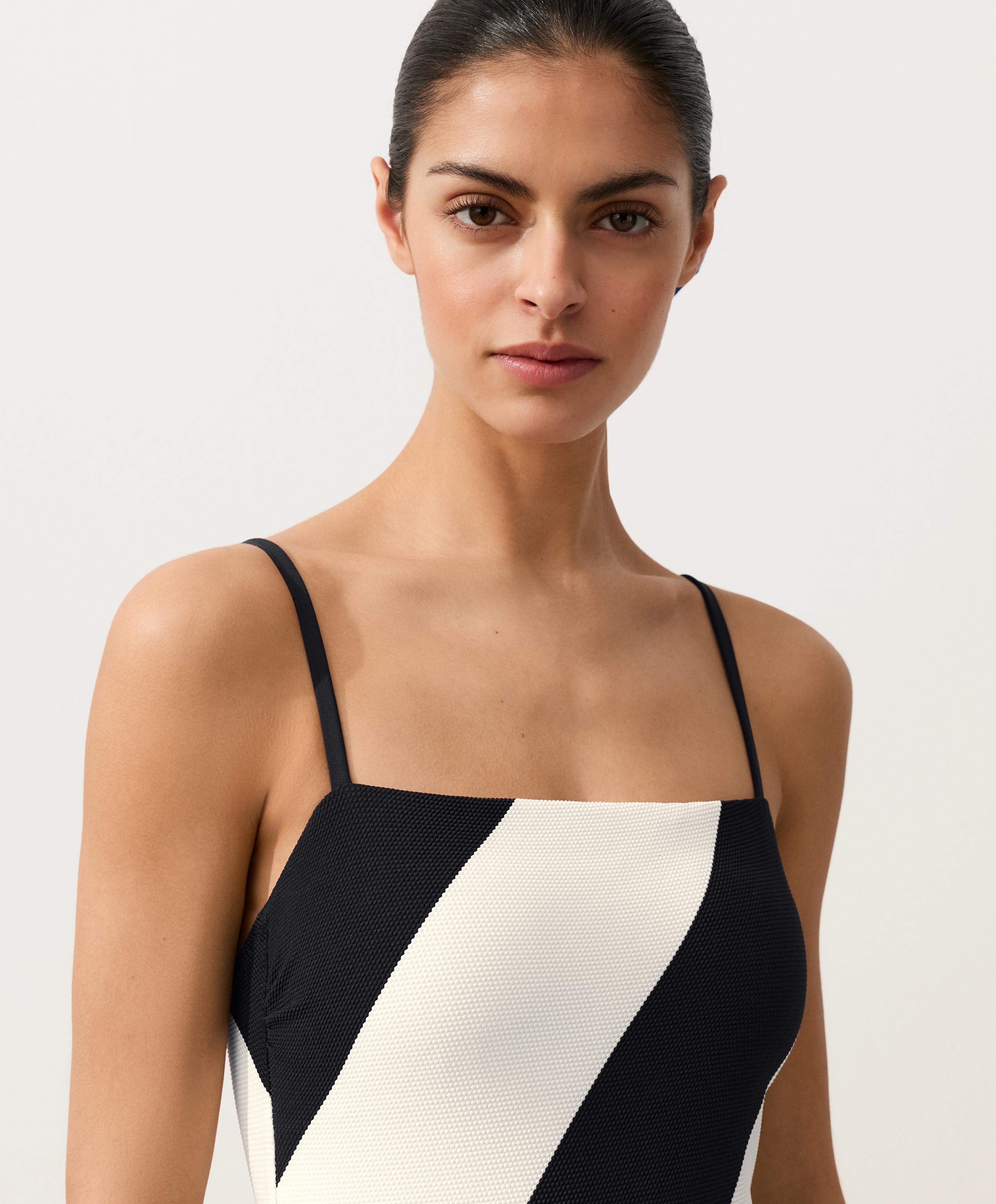 Diagonal stripe bandeau swimsuit Diagonal stripe bandeau swimsuit