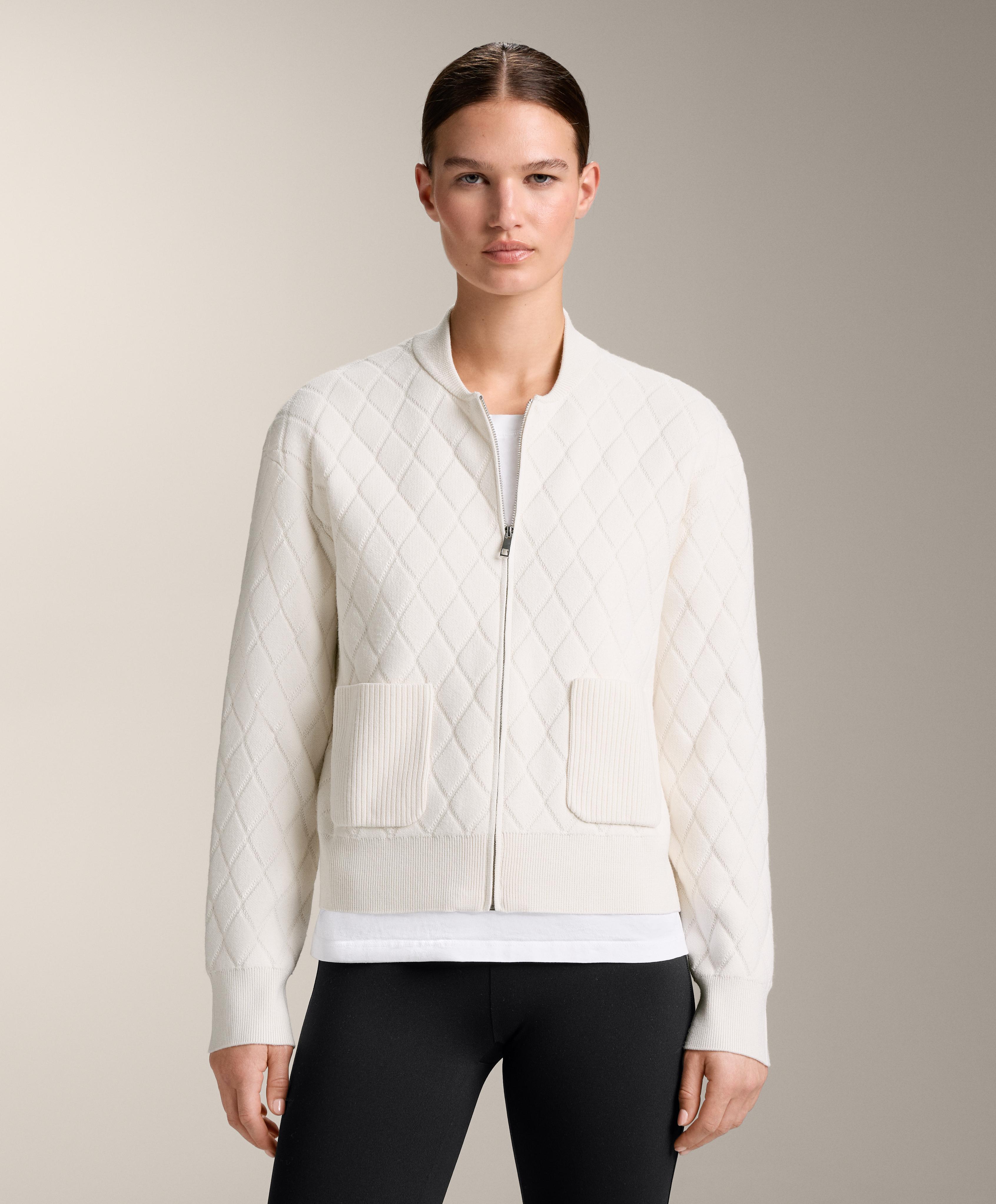 Вязаная куртка с ромбовидной структурой