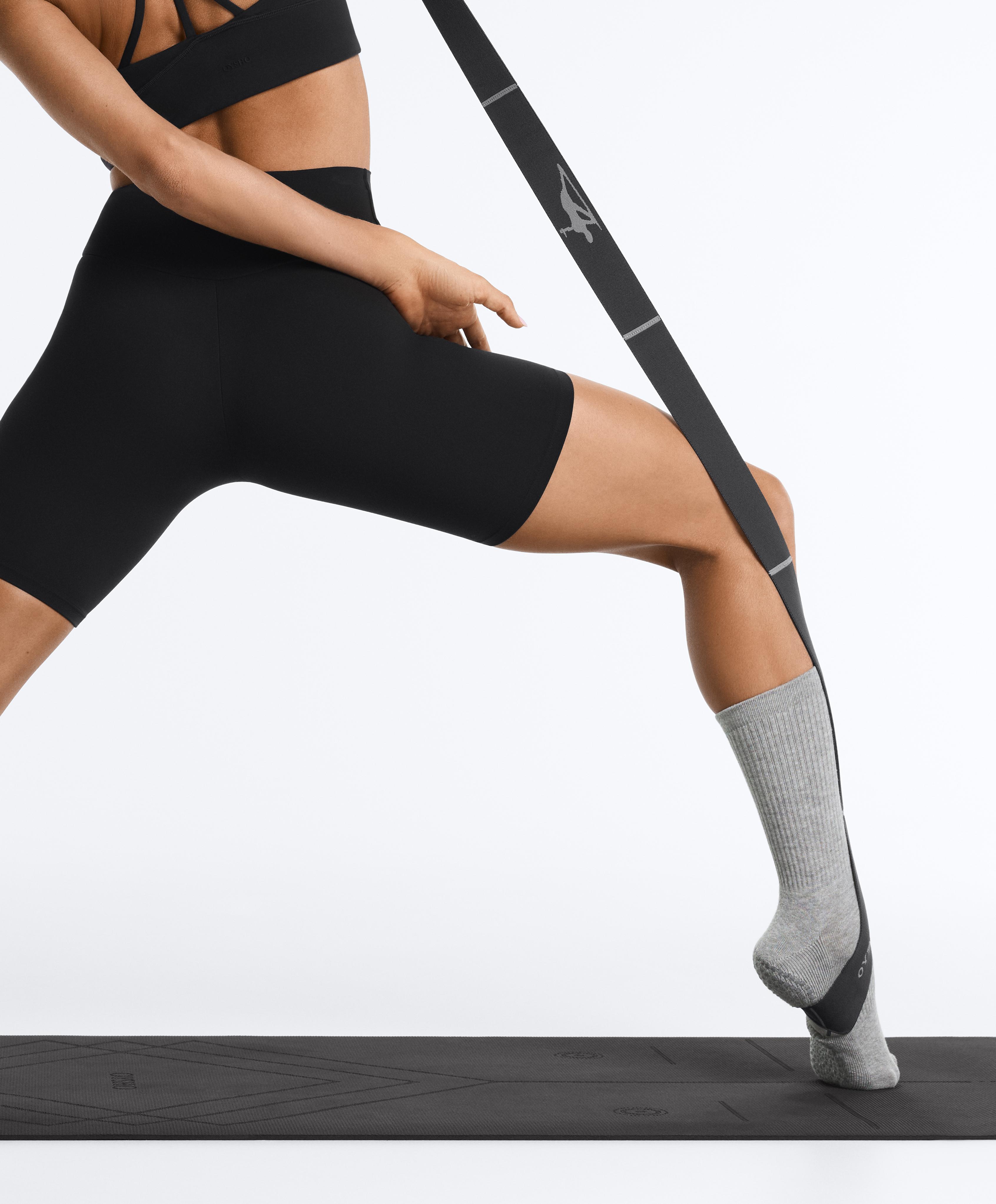2 pairs of classic cotton blend yoga and Pilates socks — BLACK