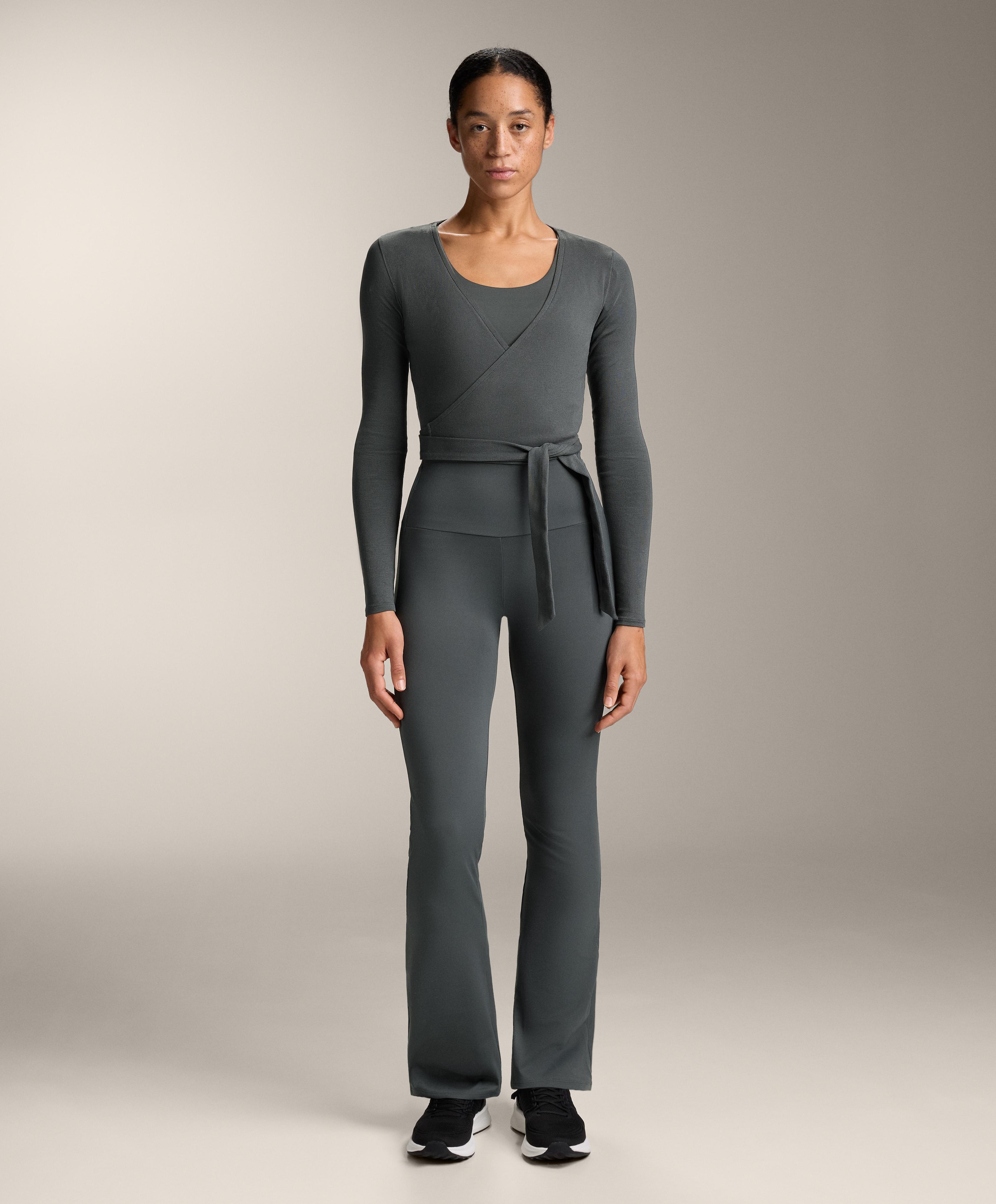 Zavinovacie rib tričko z bavlnenej zmesi - Zľava Zavinovacie rib tričko z bavlnenej zmesi - Zľava