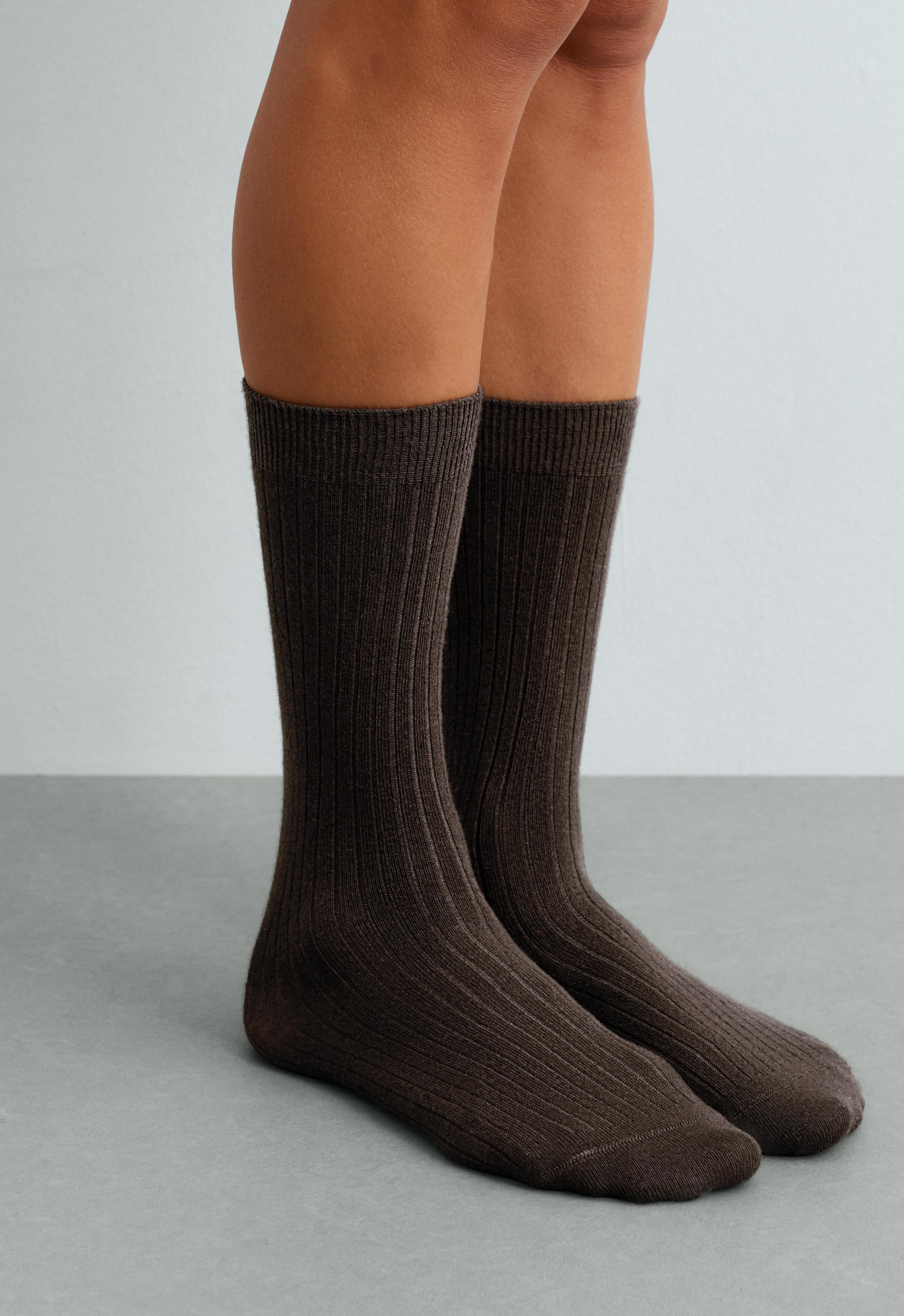 Ribbed modal blend socks with 15% cashmere — CHOCOLATE      