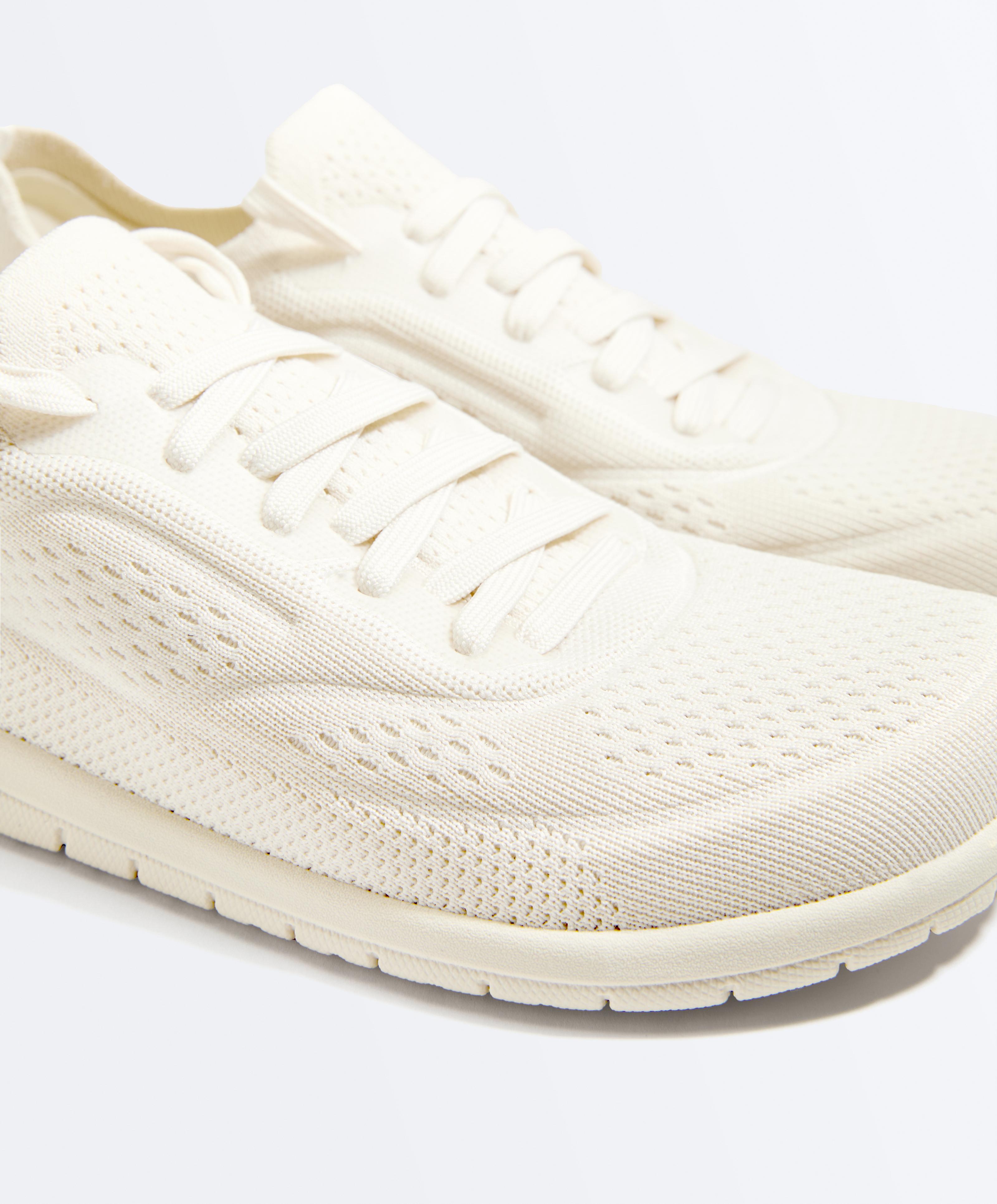 Multi-activity barefoot trainers — ECRU