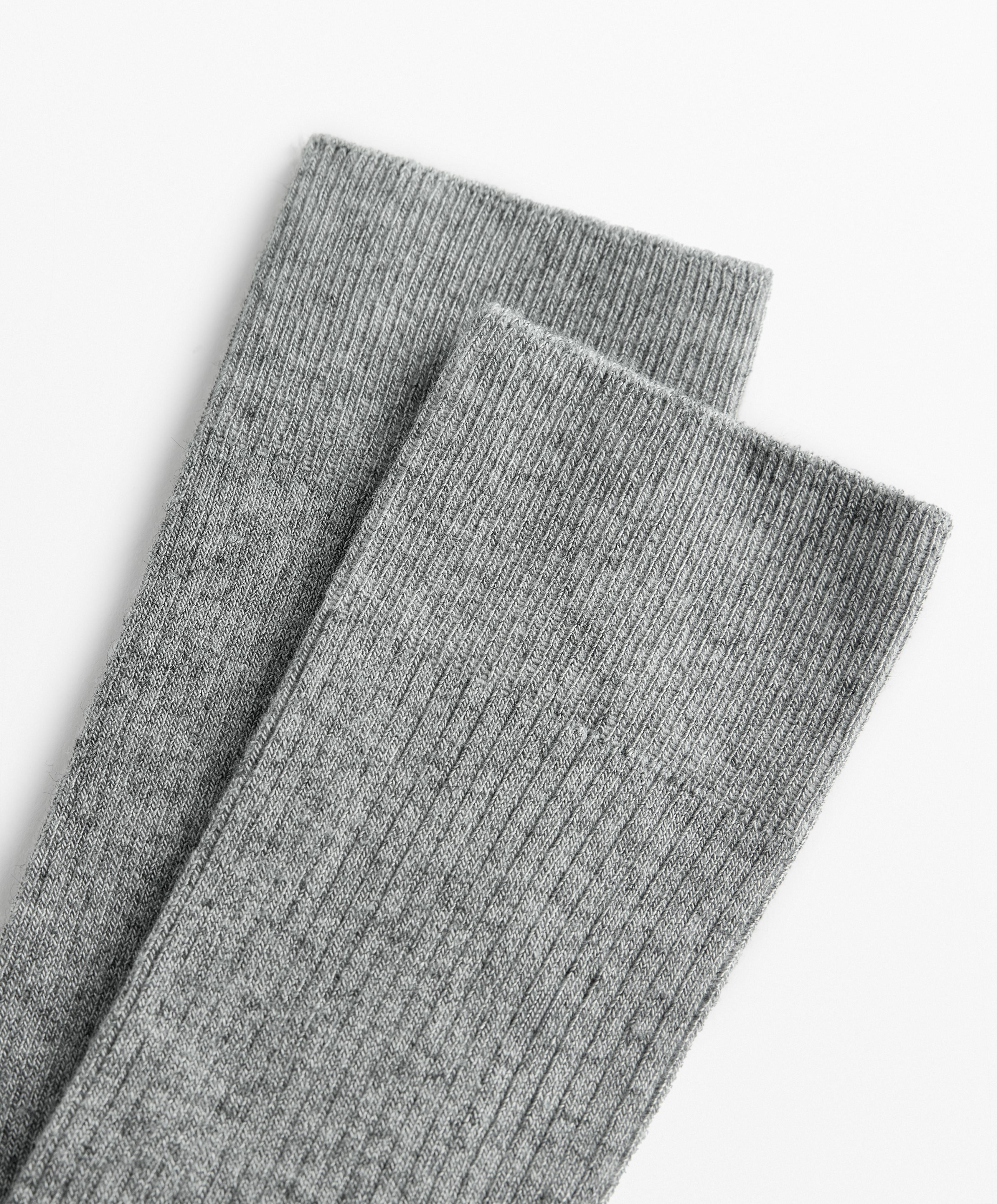 Lange Socken aus 15 % Cashmere und Modalmischung