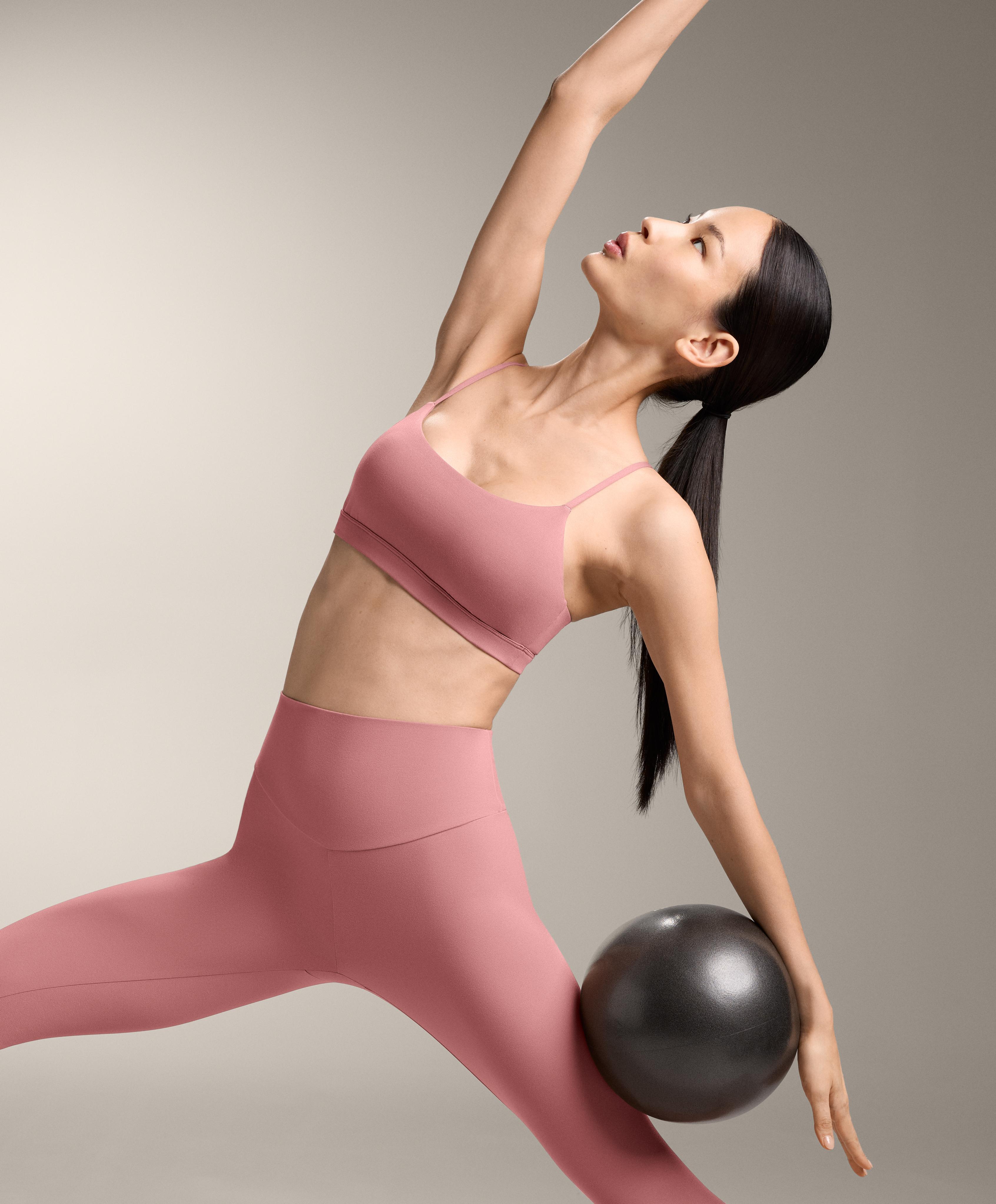 Light-support Comfortlux crossover-strap sports bra