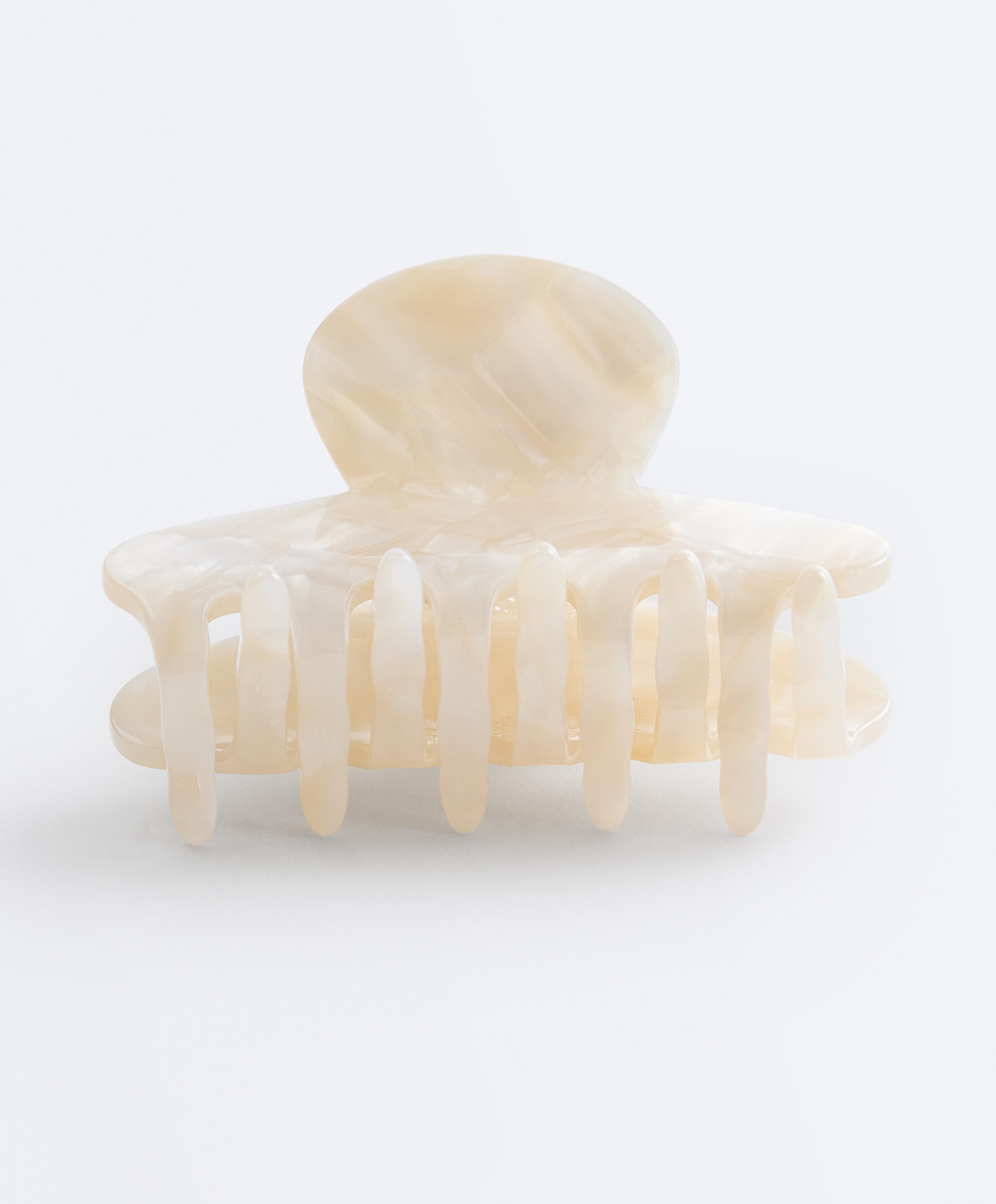 Hair claw — OATMEAL
