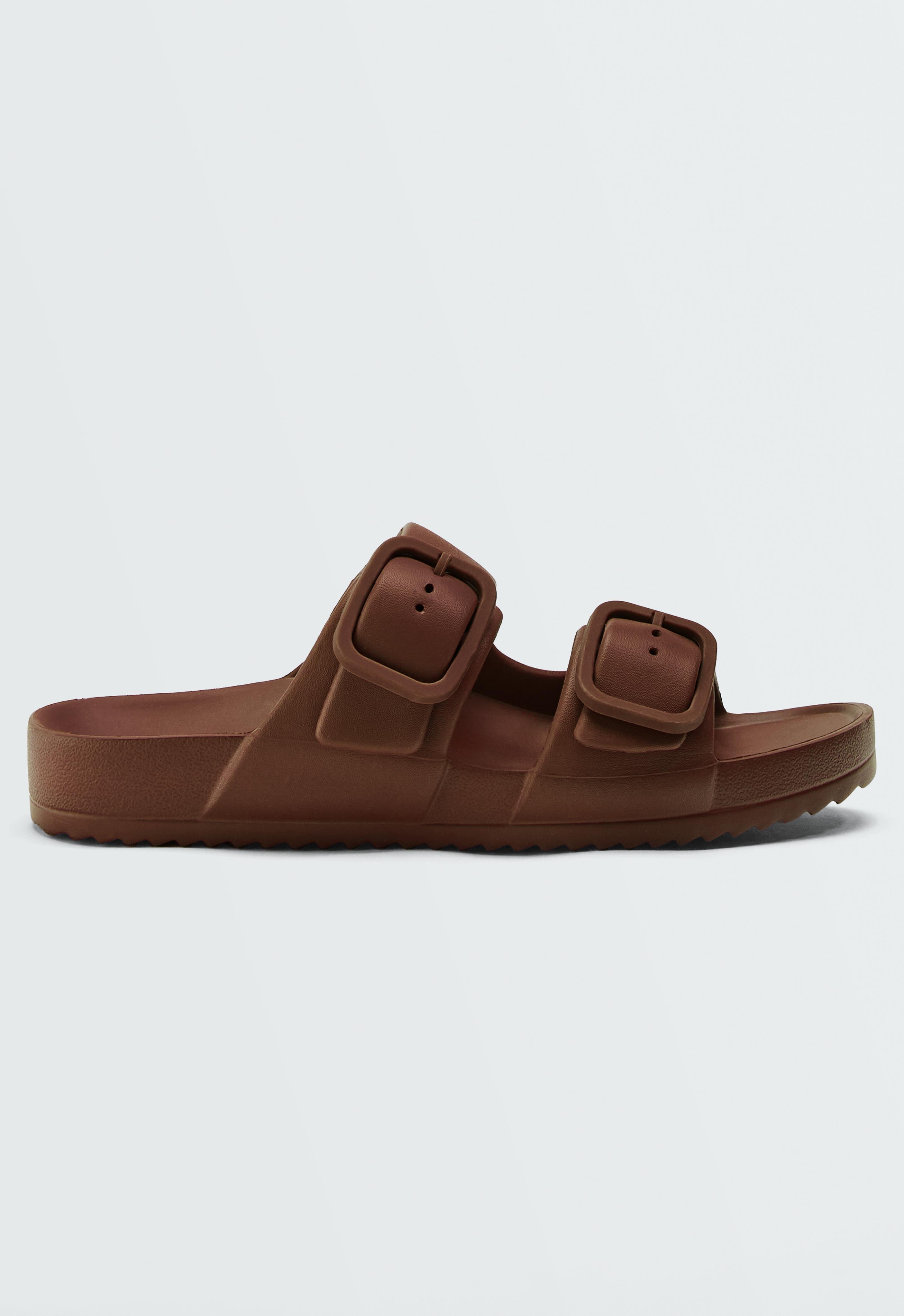 Buckle beach sandals — BROWN