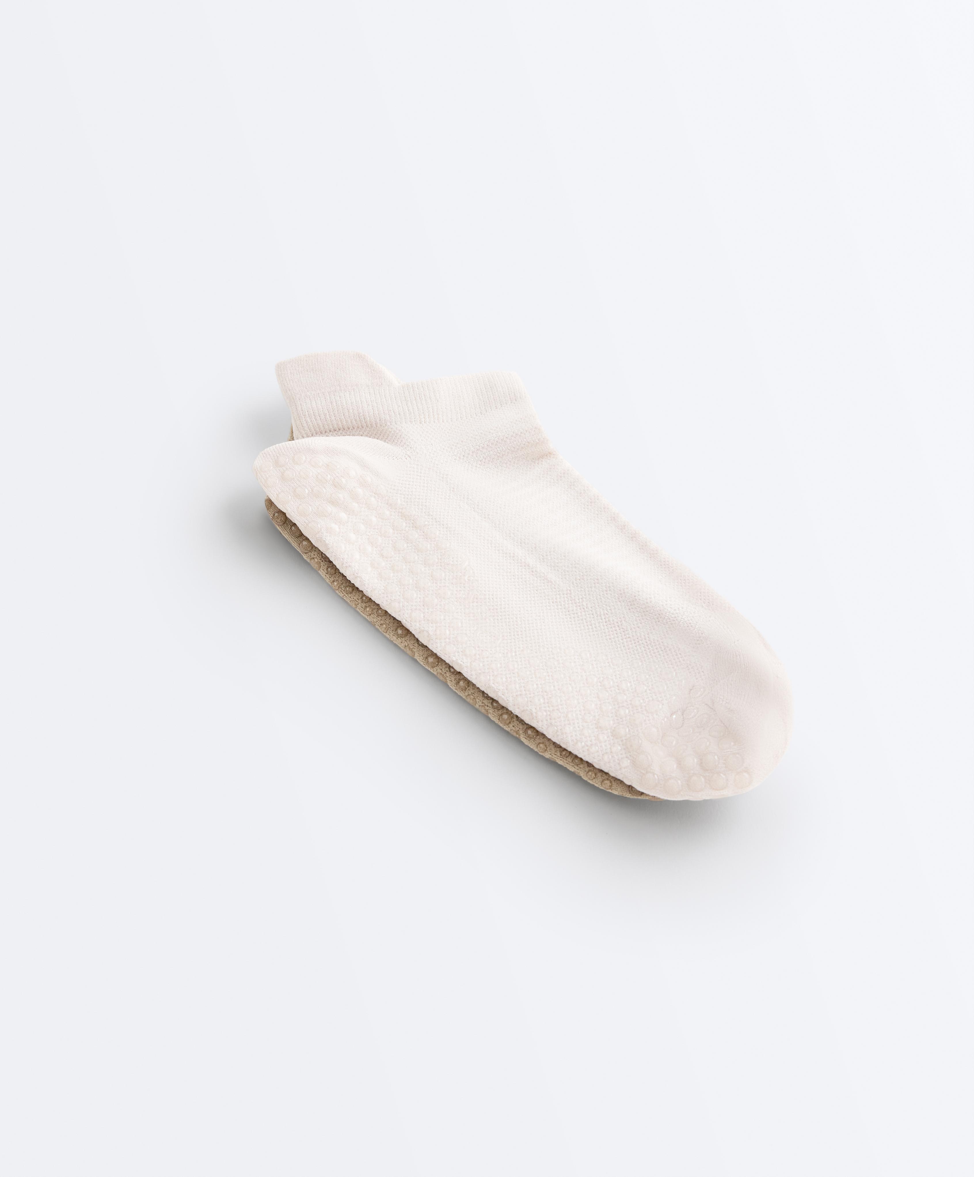 2 pairs of polyamide blend yoga and Pilates sneaker socks — GREEN BEIGE