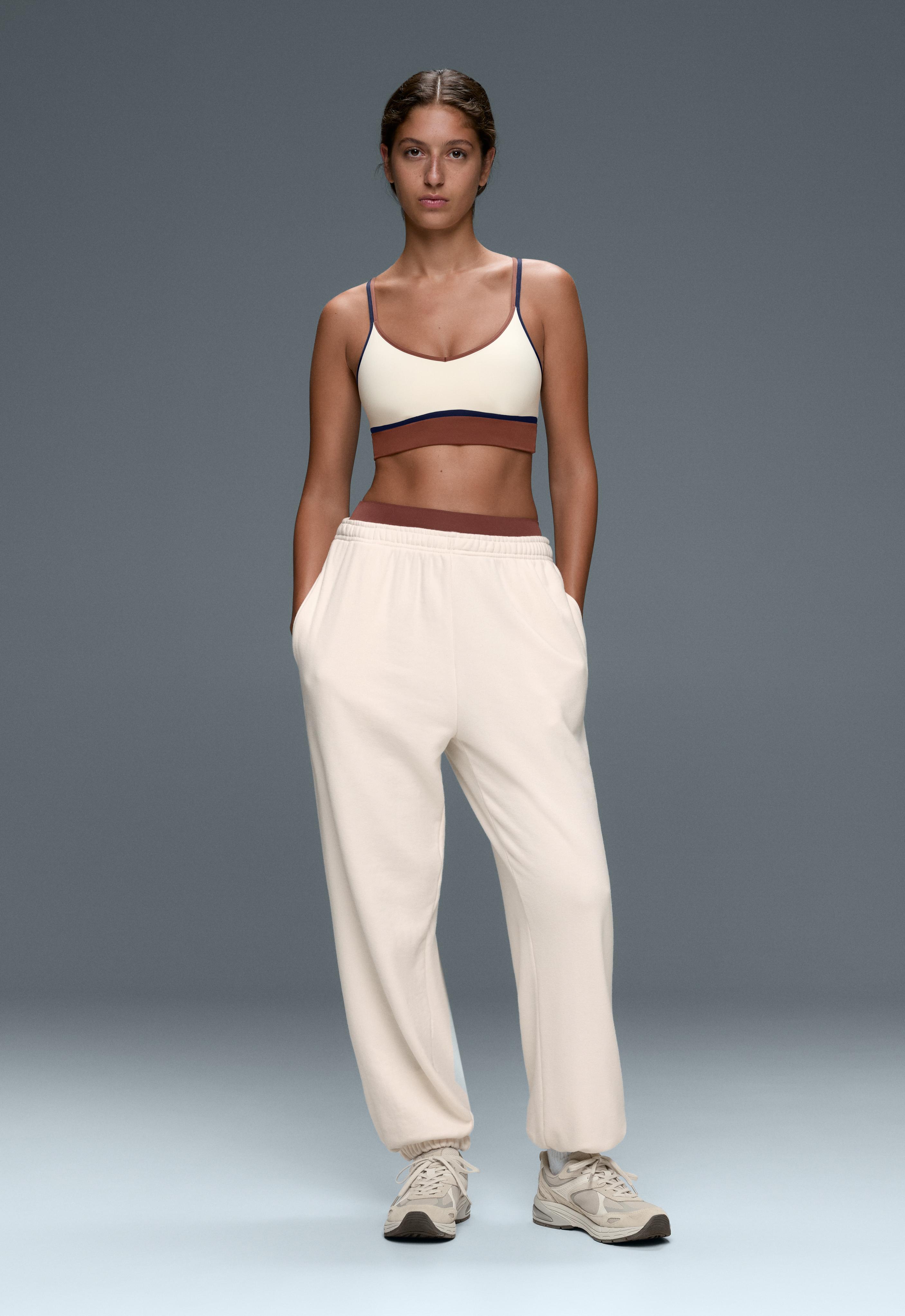 Contrast colour block medium-support Comfortlux sports bra