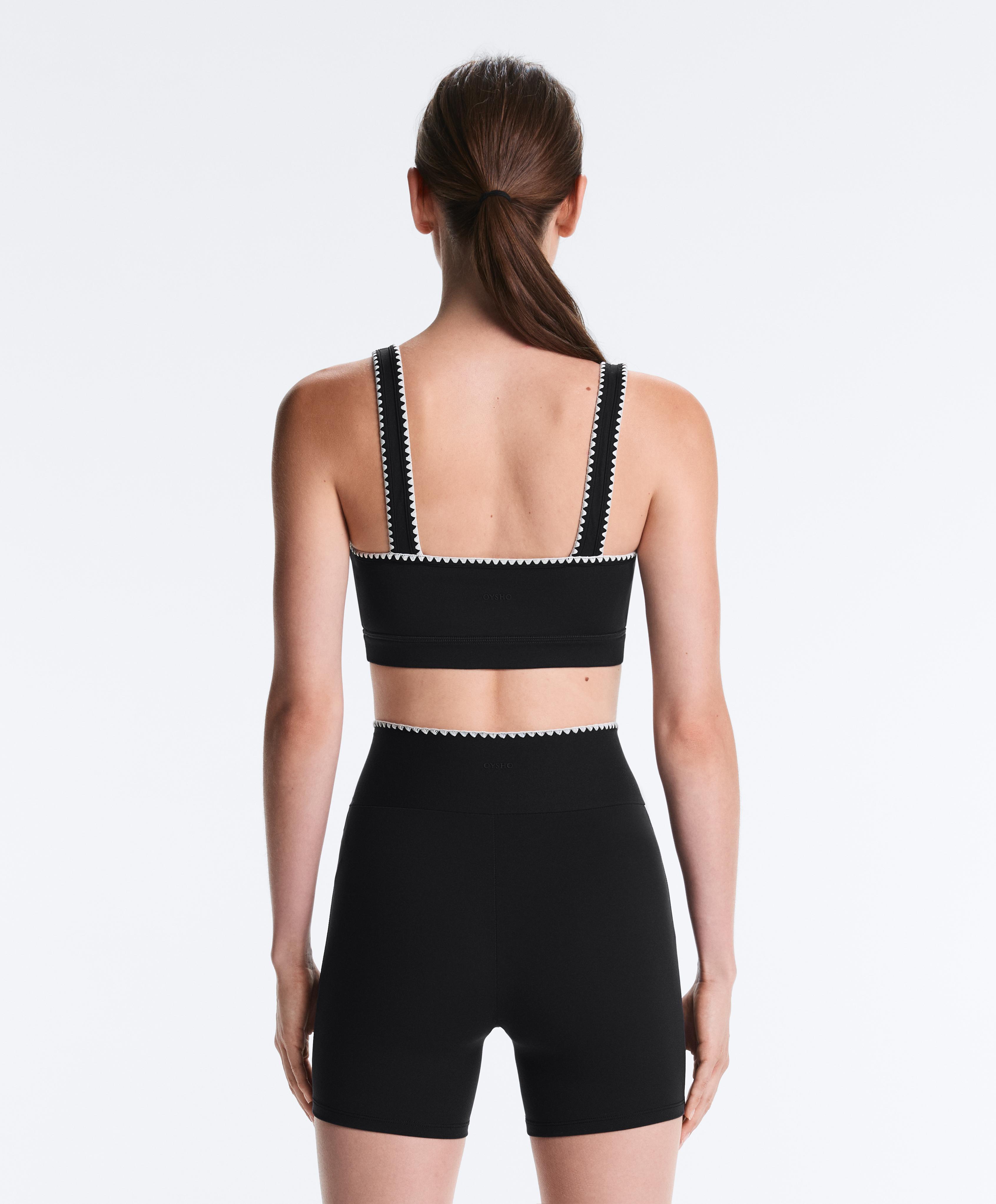 Medium-support Comfortlux sports bra with contrast seams — BLACK