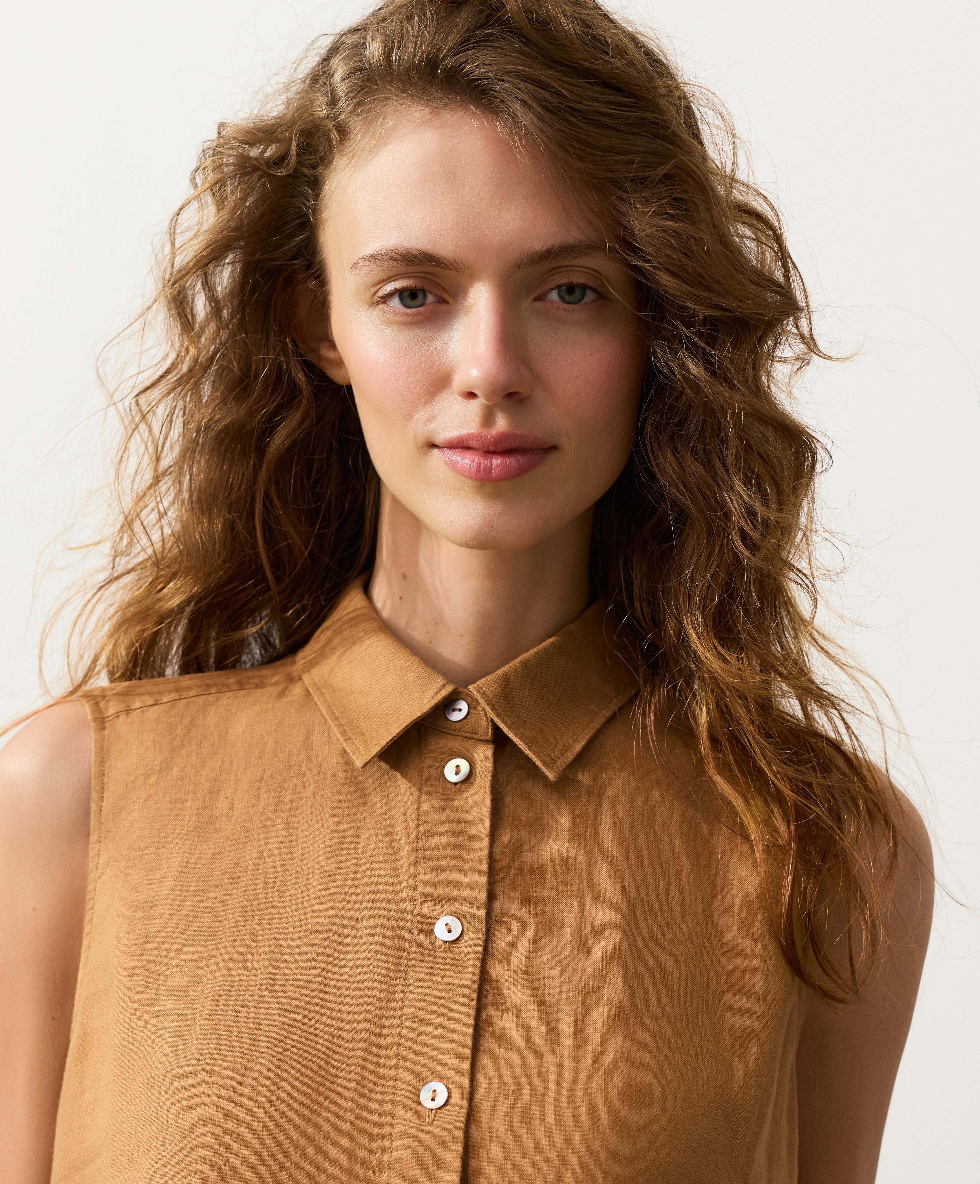 Sleeveless cropped 100% linen shirt — MUSTARD