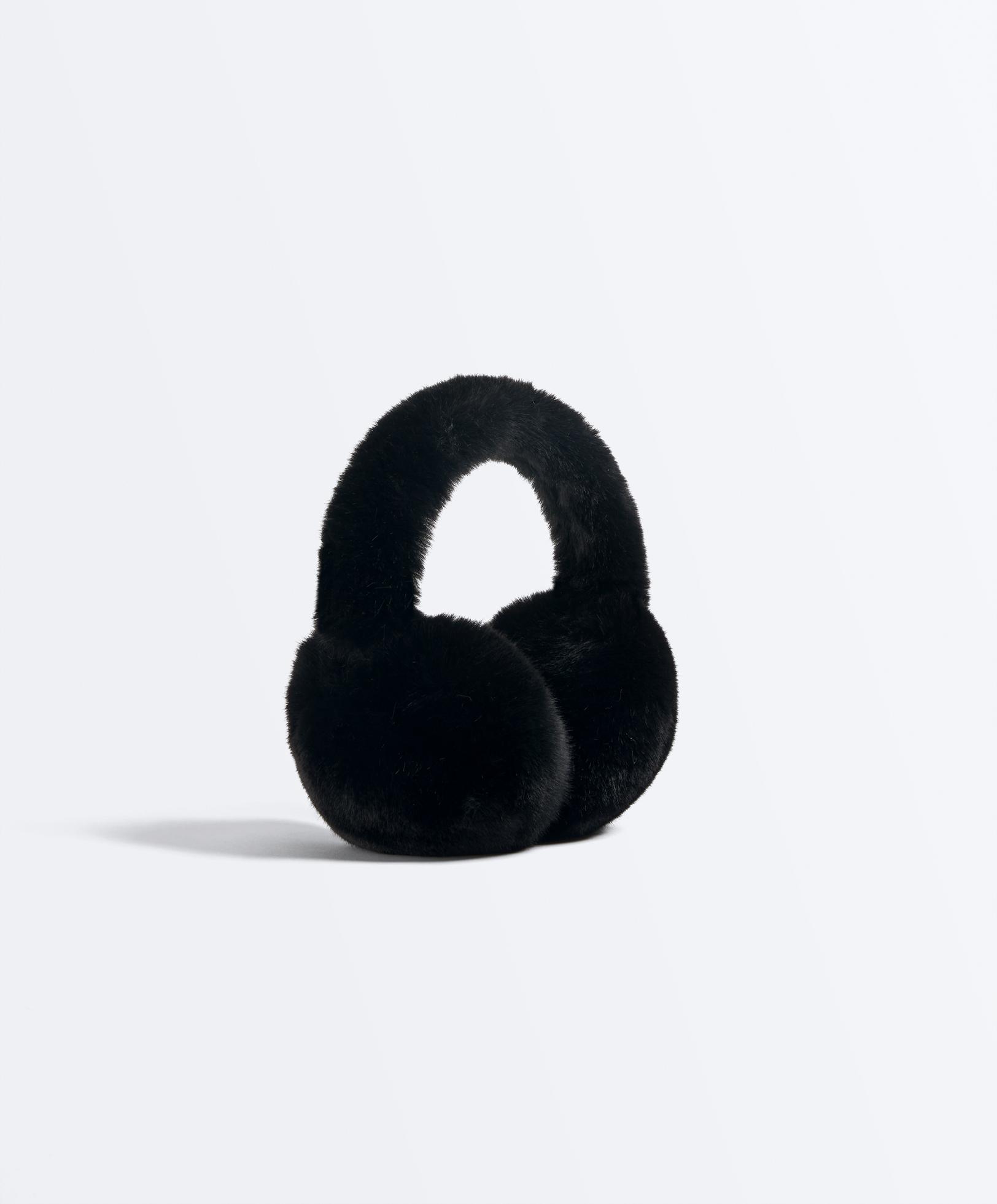 Faux fur style ear muffs Faux fur style ear muffs