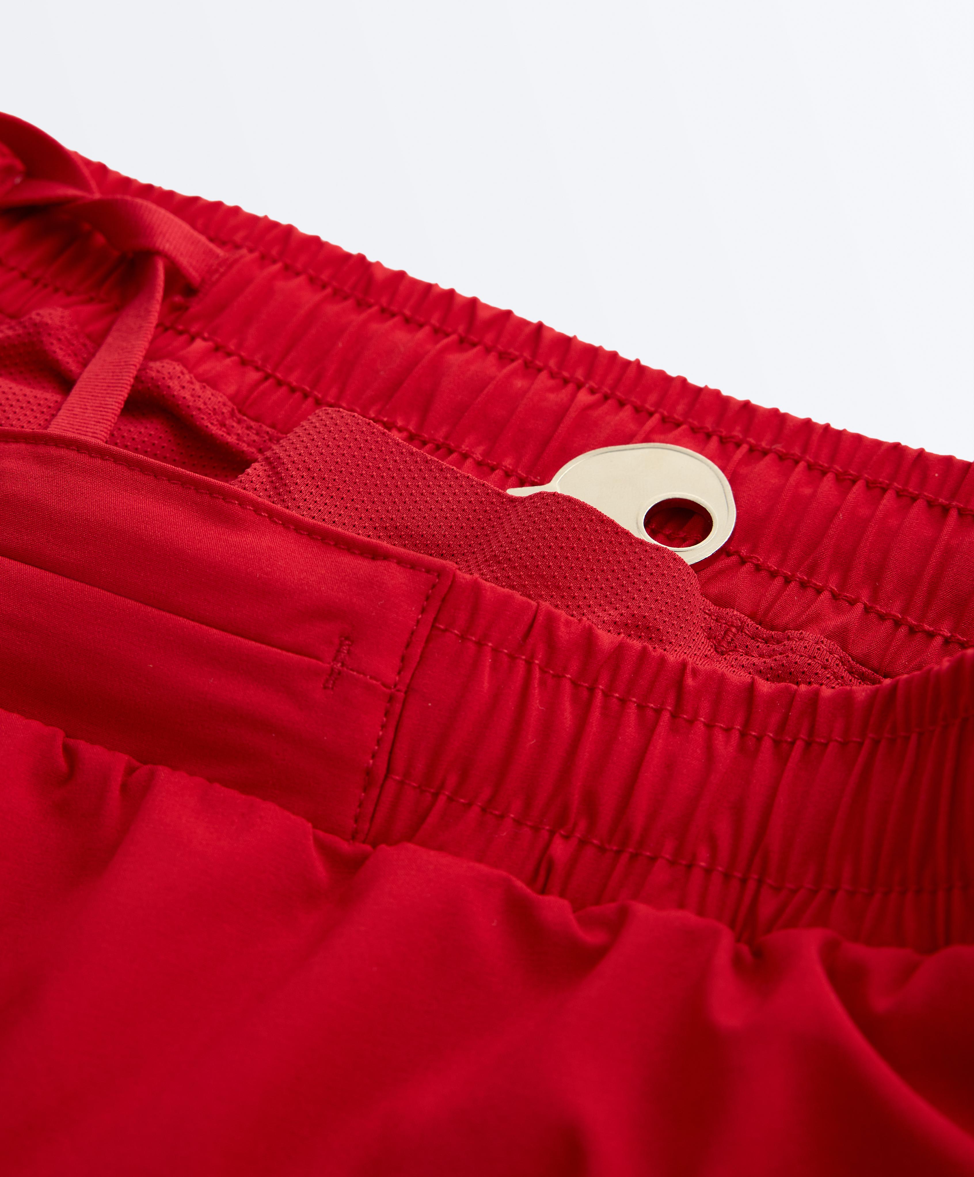 6cm low-rise technical shorts — STRONG RED