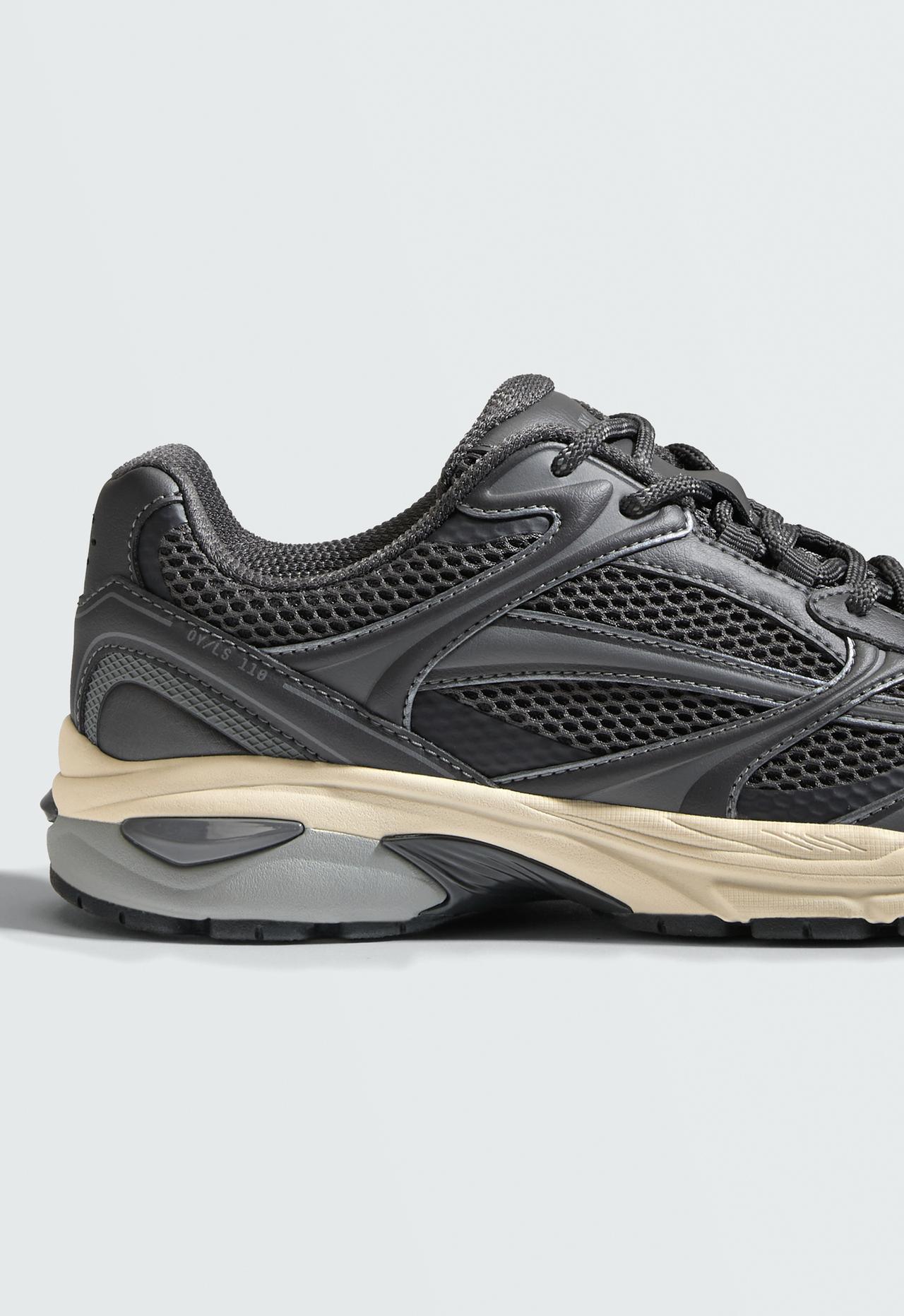 Multi-panel freetime trainers — DARK GREY