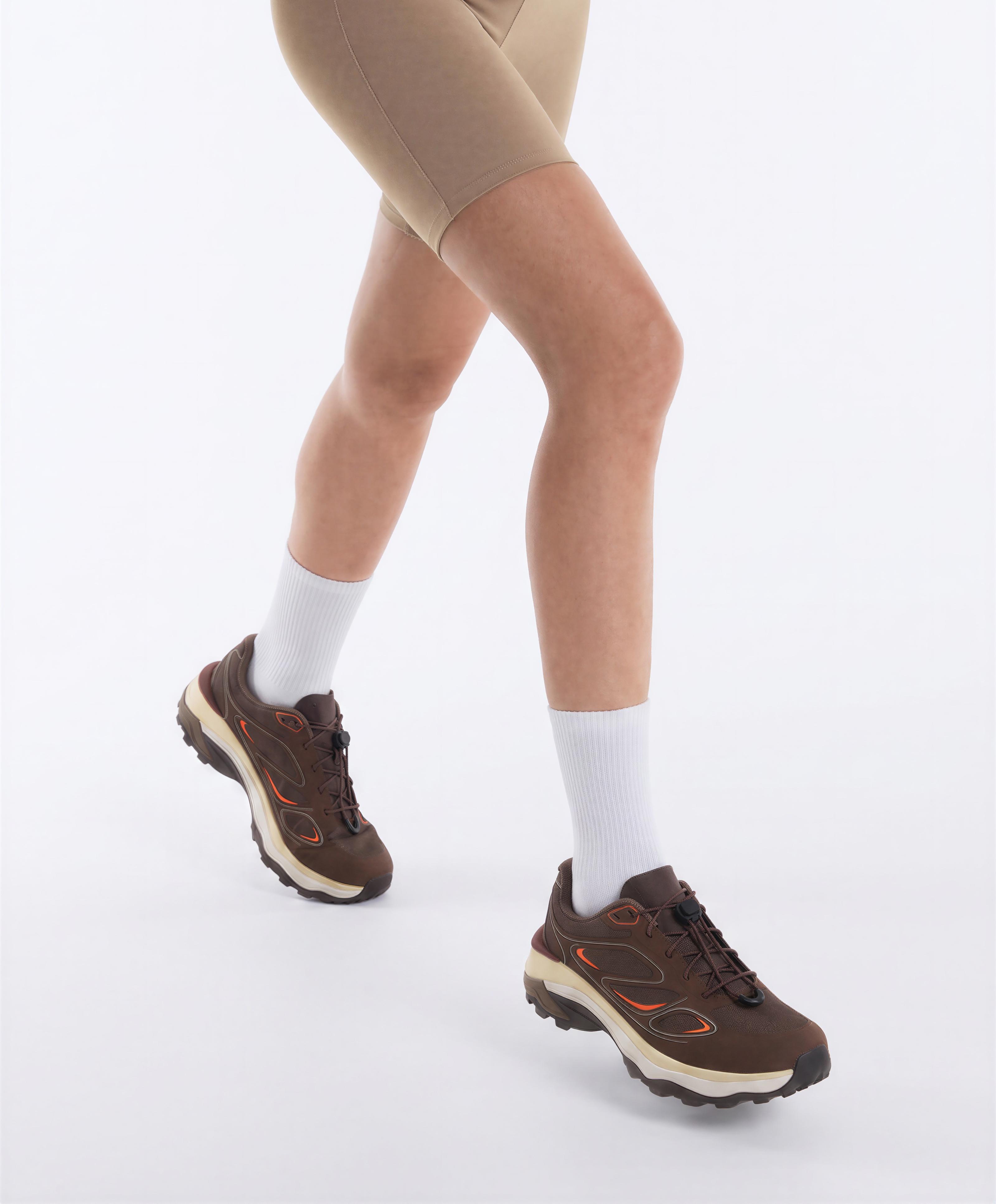 Mountain-style trainers — BROWN