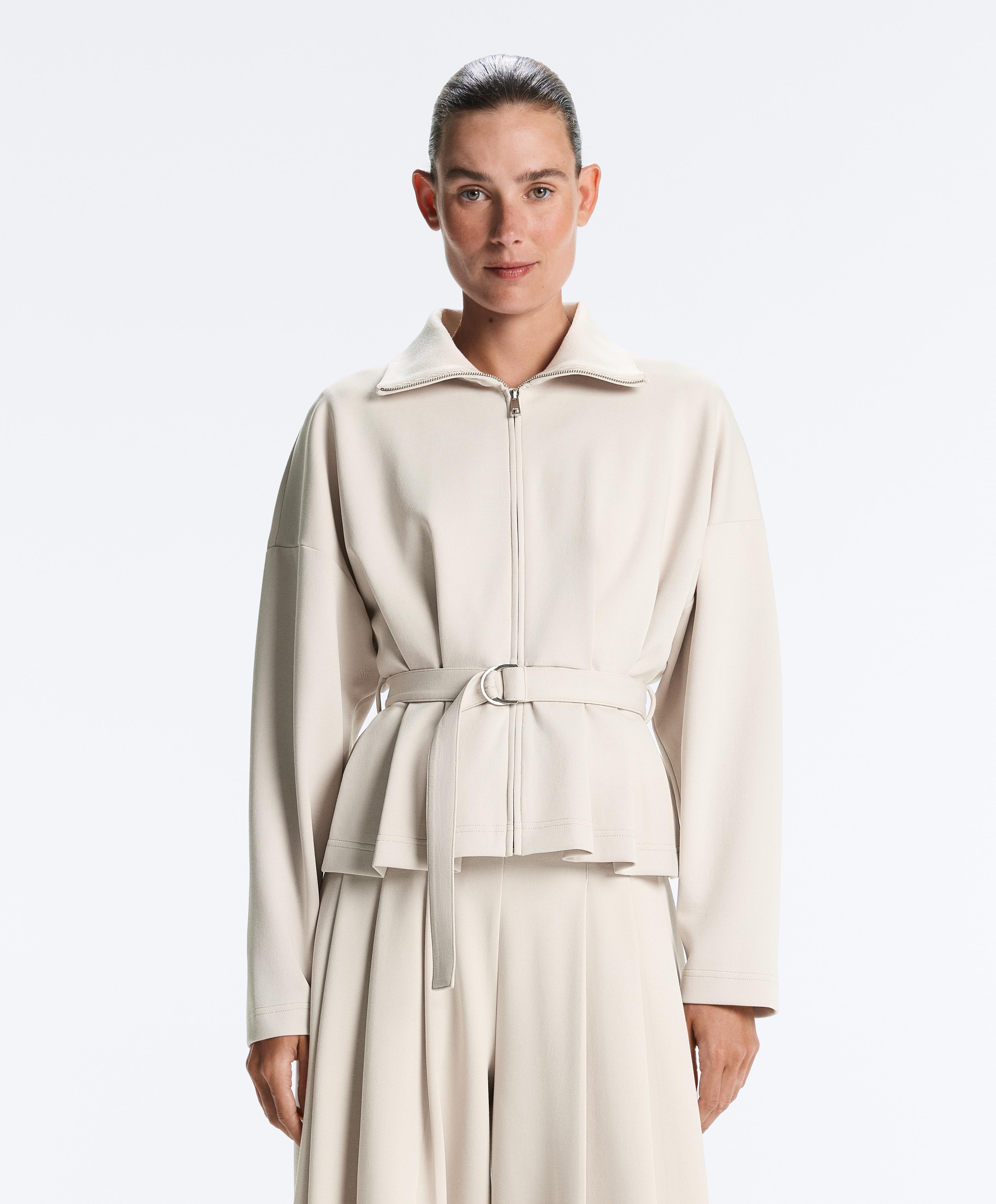 Piqué jacket with belt and pleat detail with cotton
