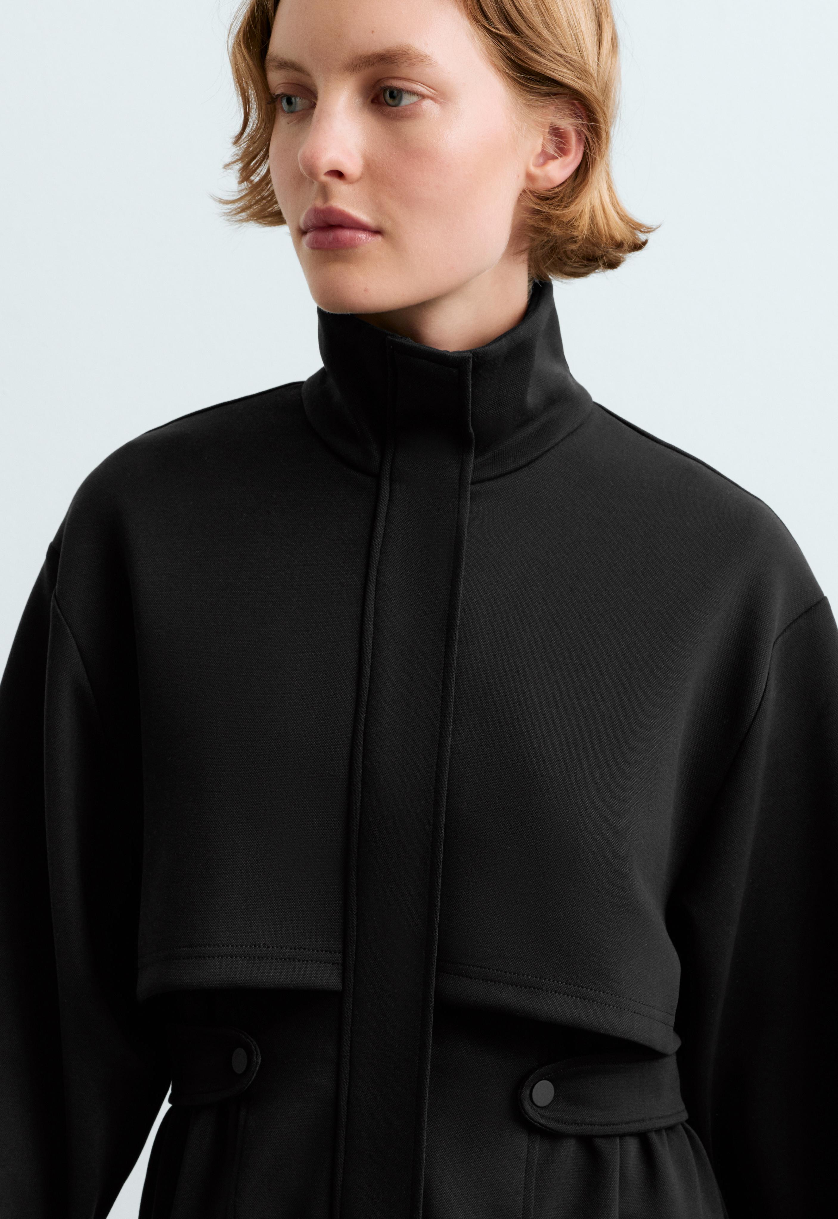 Lange Piqué-Jacke mit Gürtel
