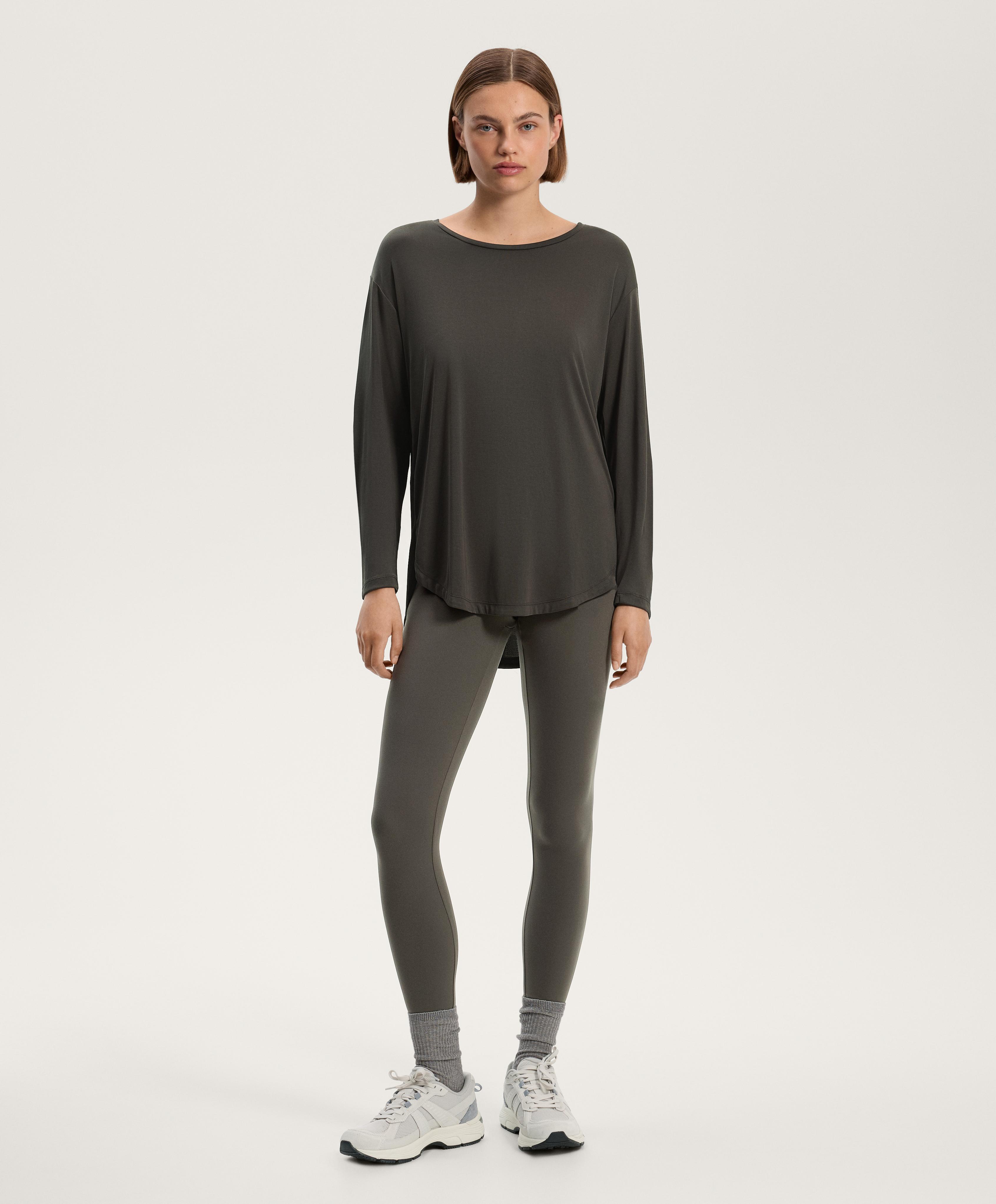 Tričko s dlhým rukávom so záhybom na chrbte zo zmesi modalu - Zľava Tričko s dlhým rukávom so záhybom na chrbte zo zmesi modalu - Zľava