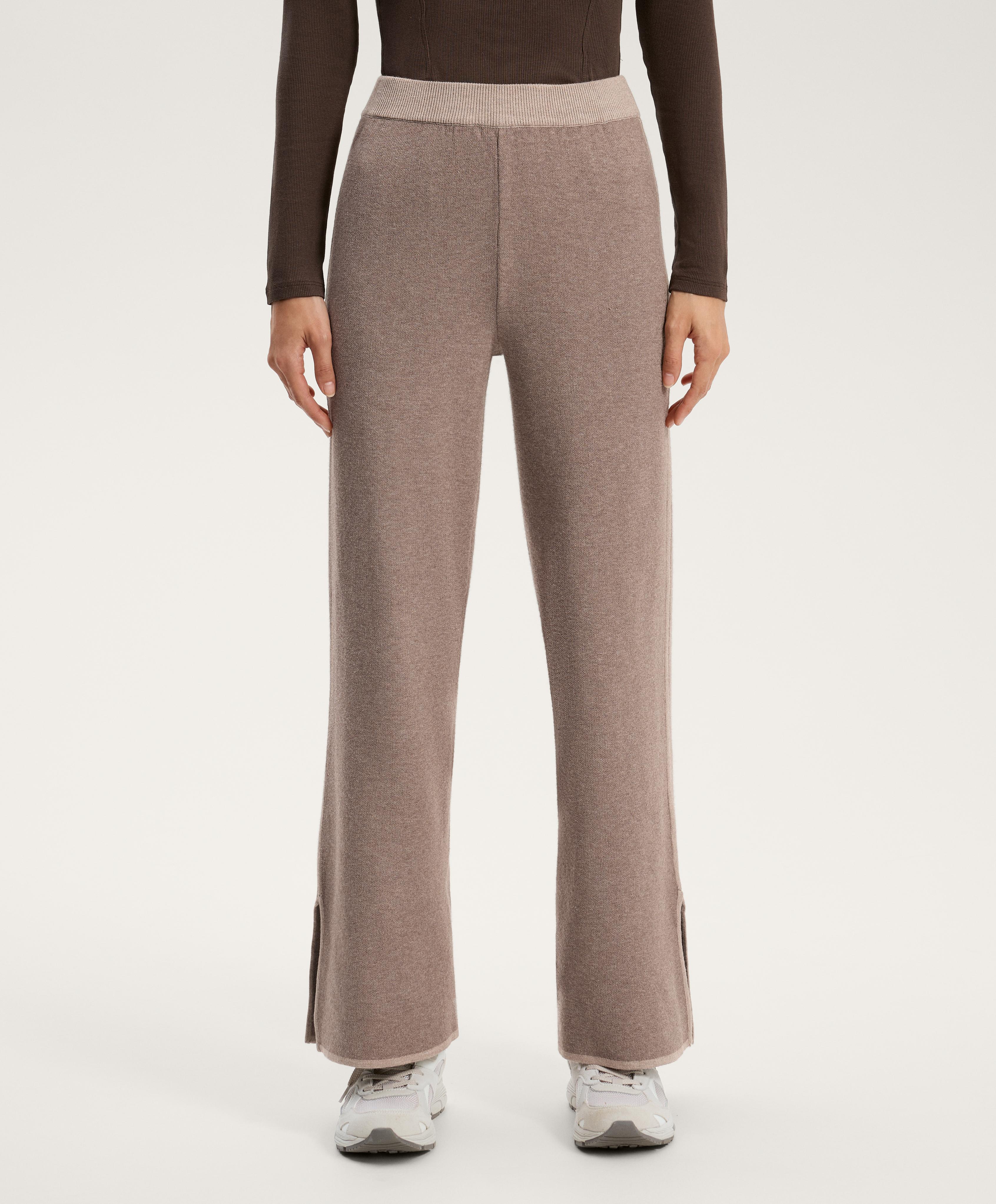 Contrast piping straight leg knit trousers Contrast piping straight leg knit trousers