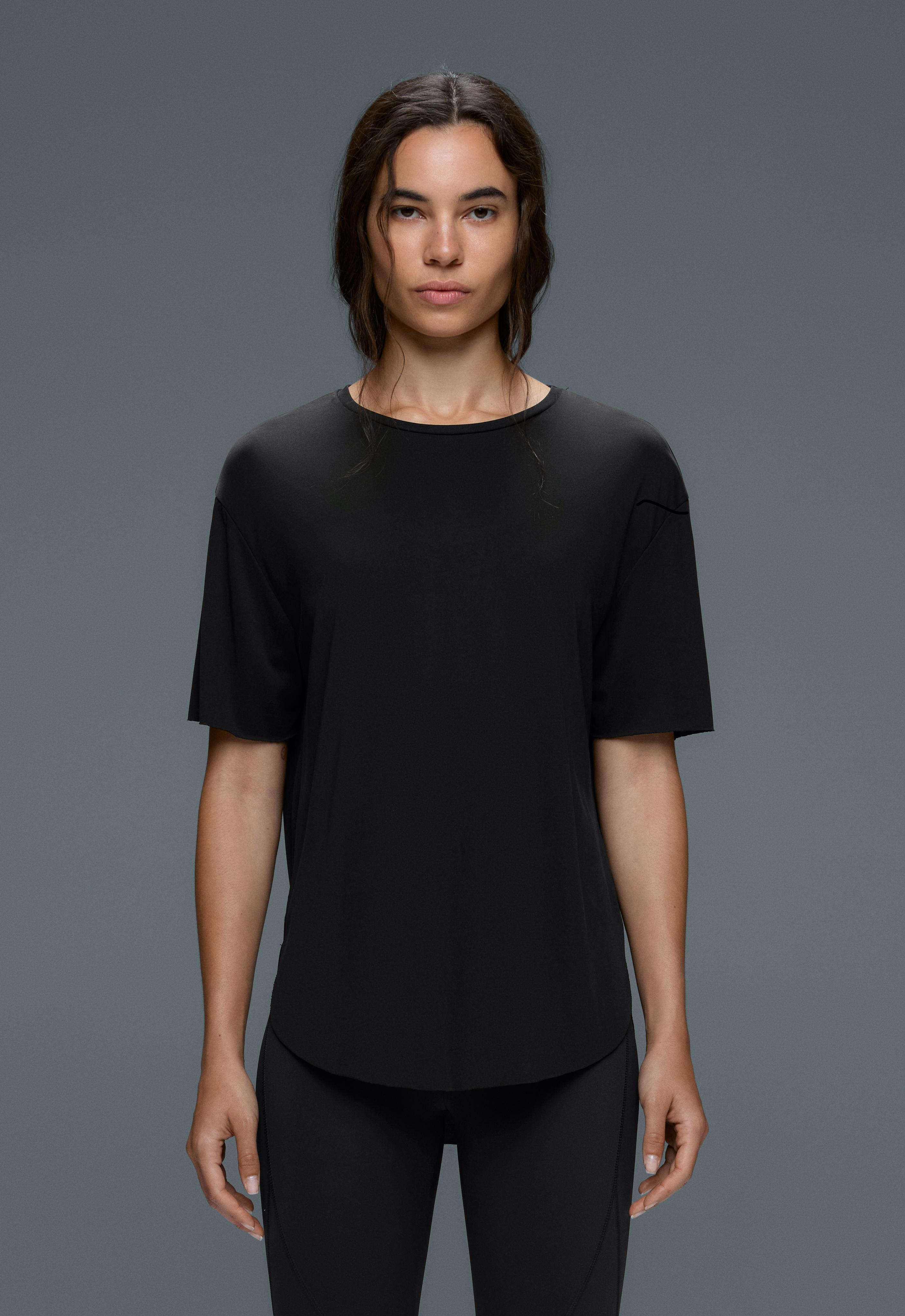 Modal blend short-sleeved T-shirt with rounded back hem — BLACK