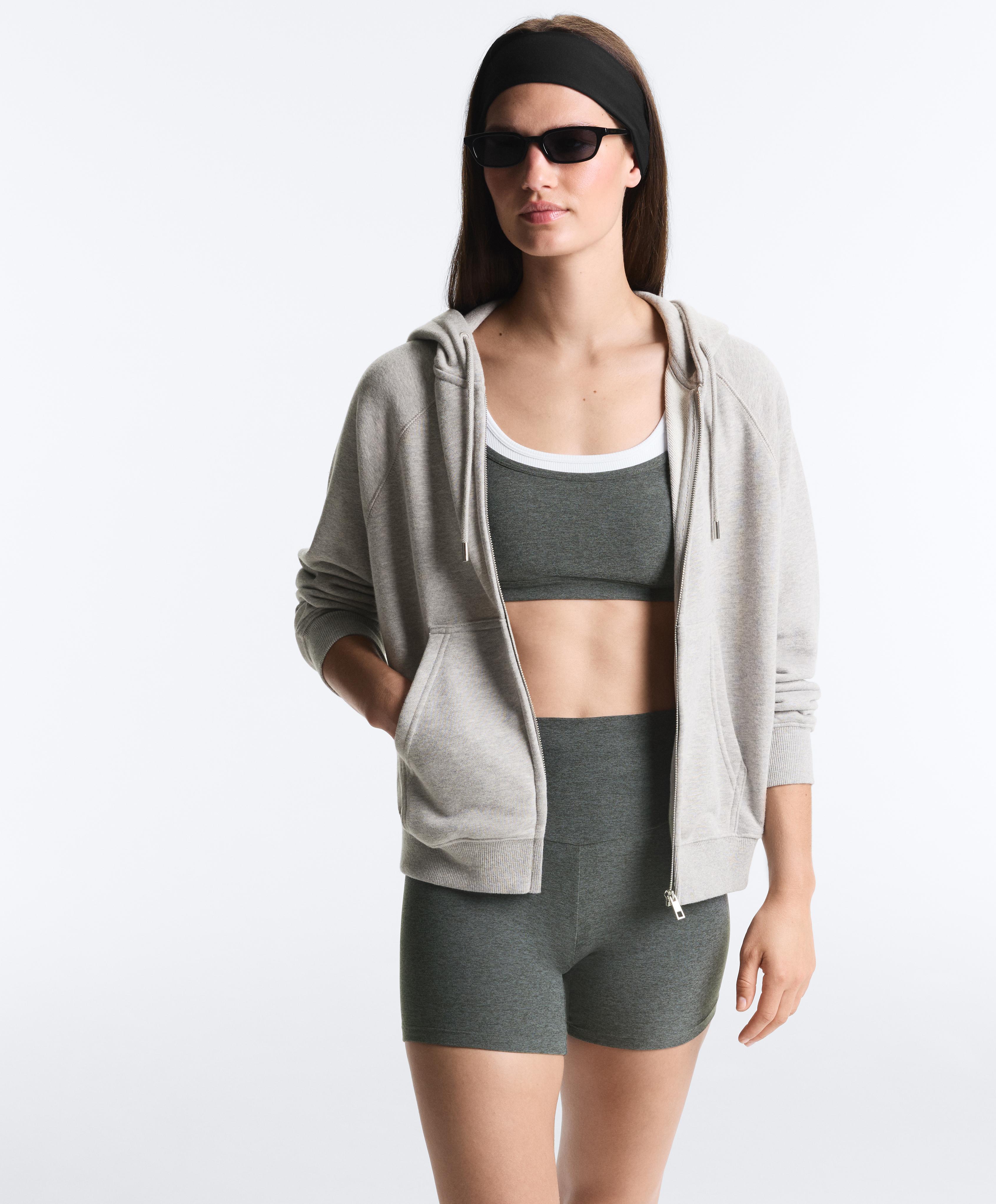 Medium-support ribbed heather sports bra with overlay — DARK GREY MELANGE