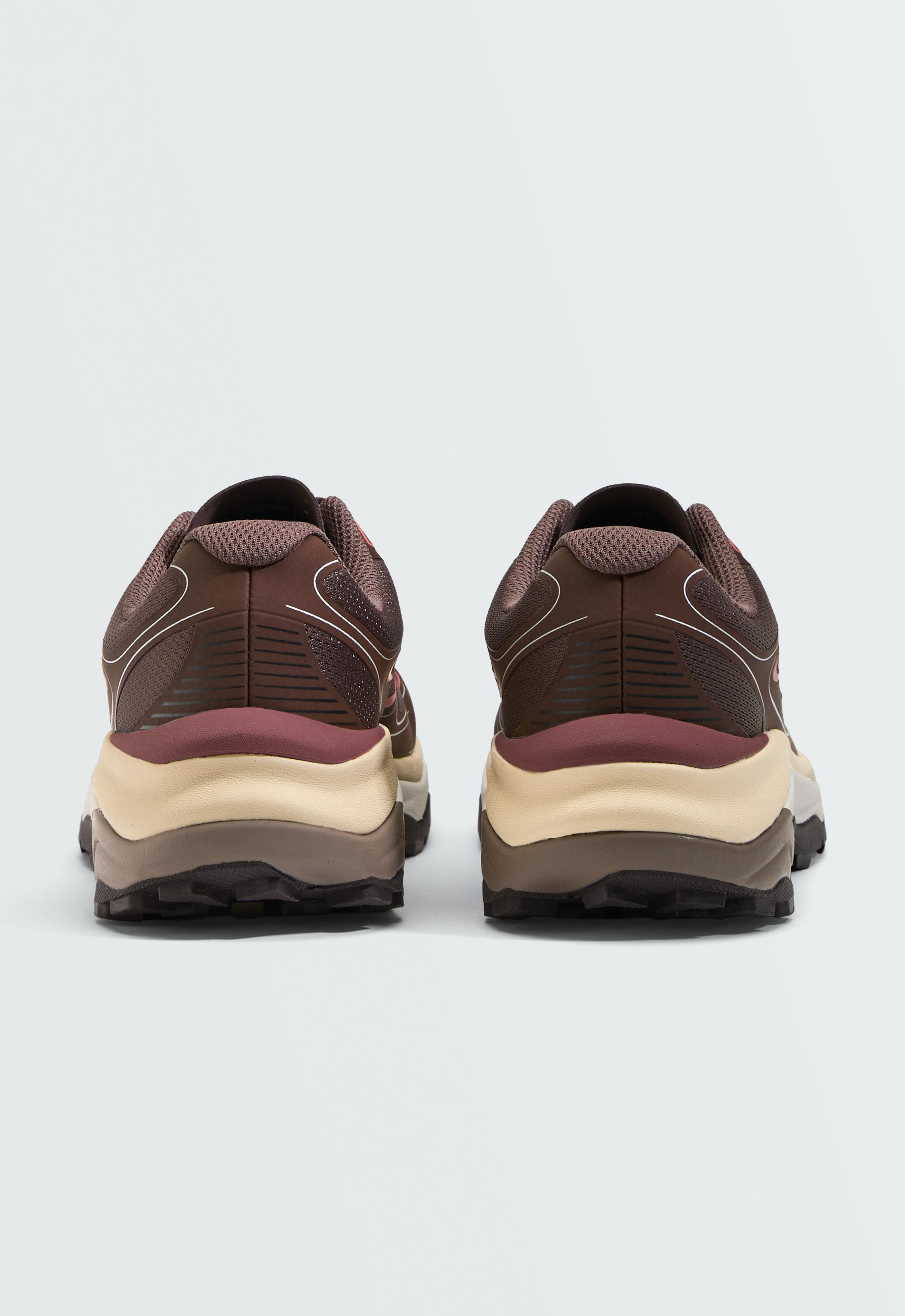 Mountain-style trainers — BROWN
