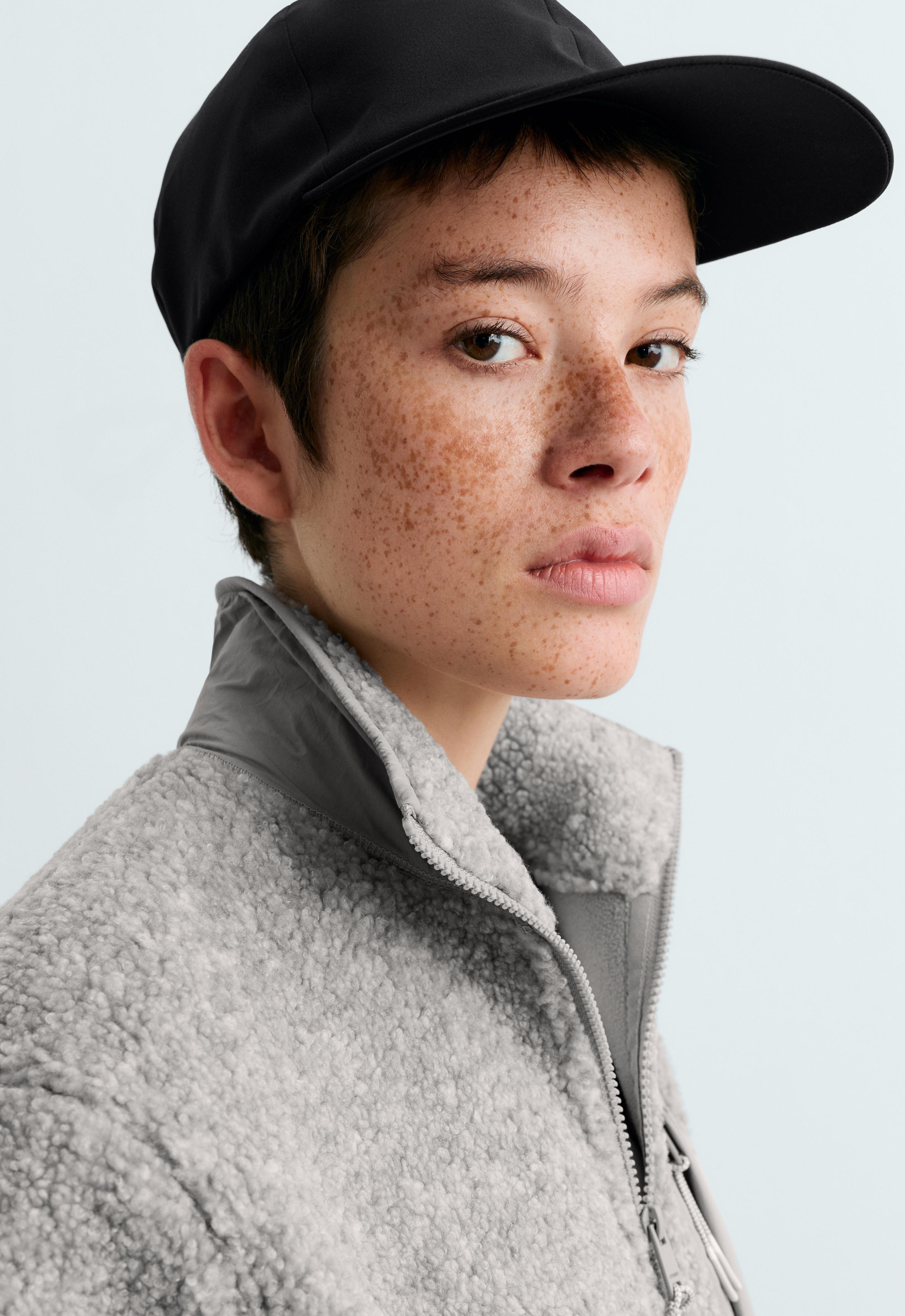 Waterproof cap — BLACK